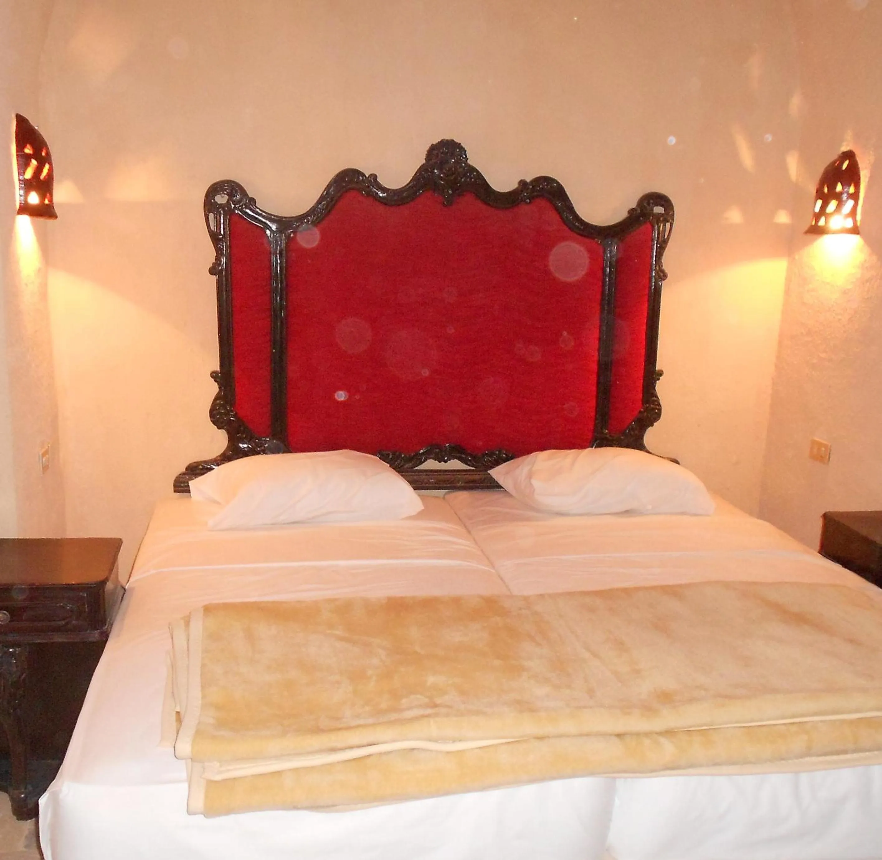 Bedroom, Bed in Shanda Lodge Desert Resort