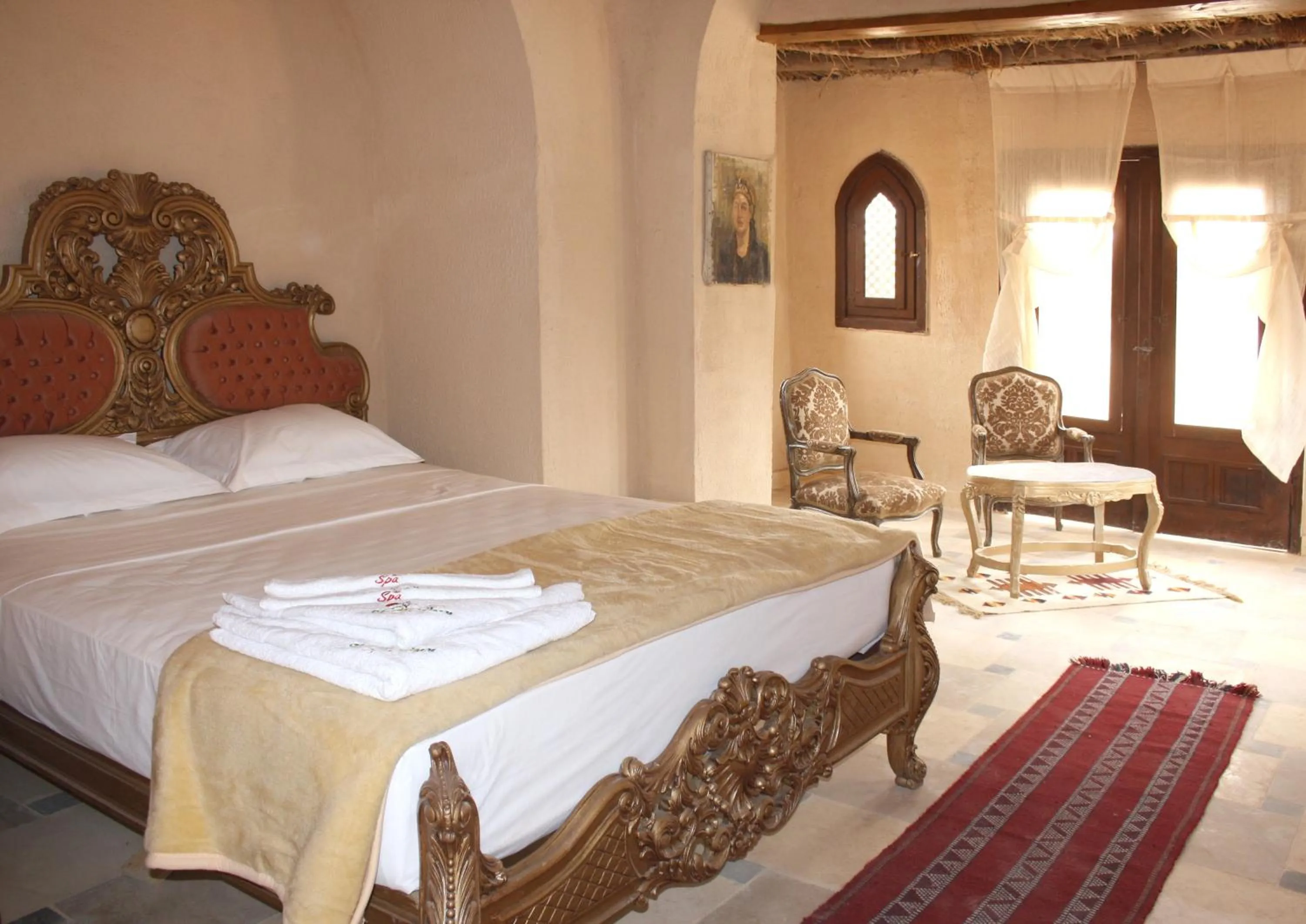 Photo of the whole room, Bed in Shanda Lodge Desert Resort