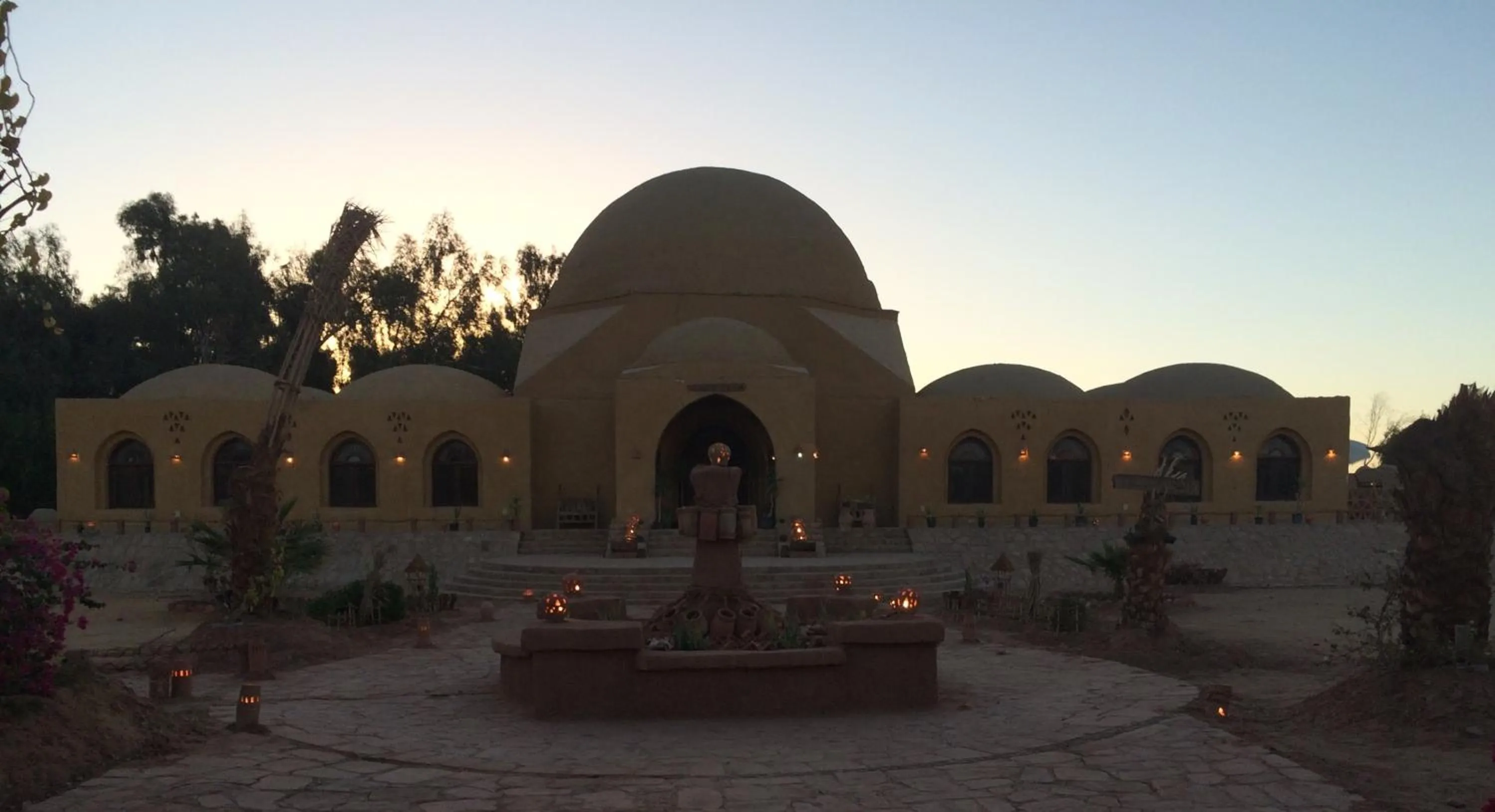 Facade/entrance in Shanda Lodge Desert Resort