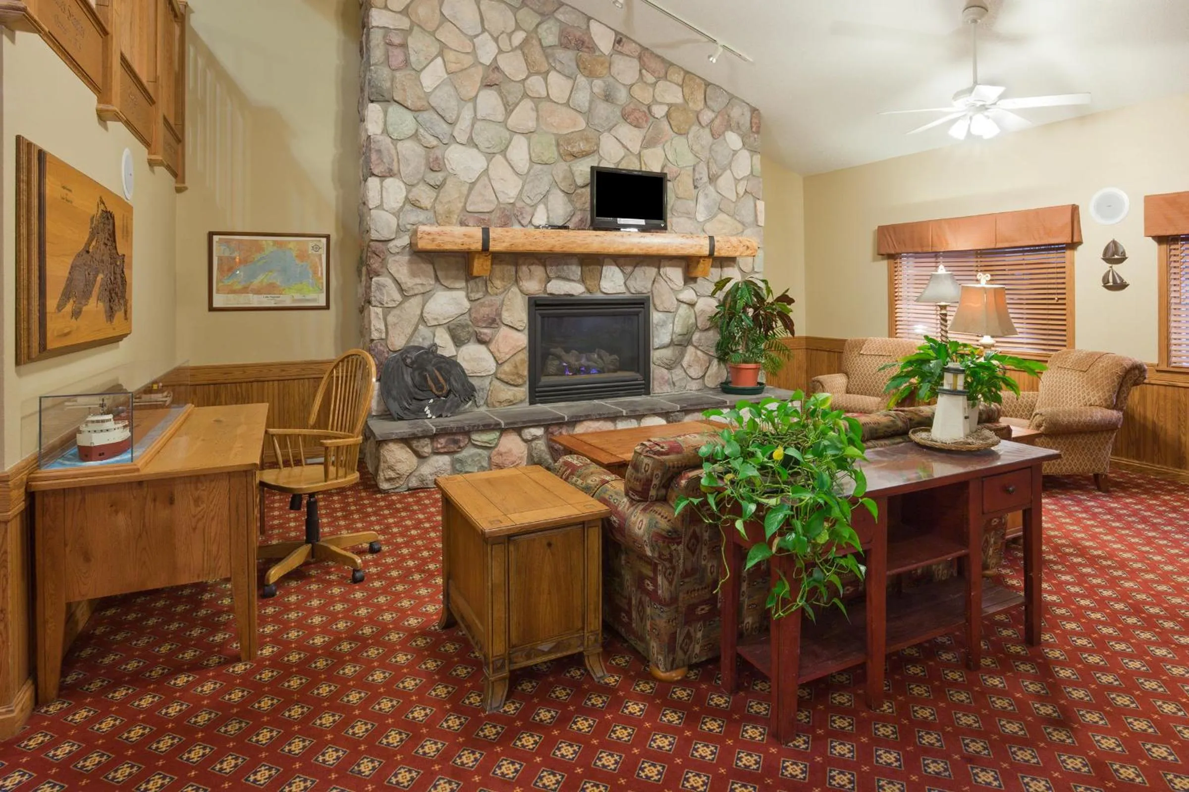 Lobby or reception in AmericInn by Wyndham Wetmore Munising