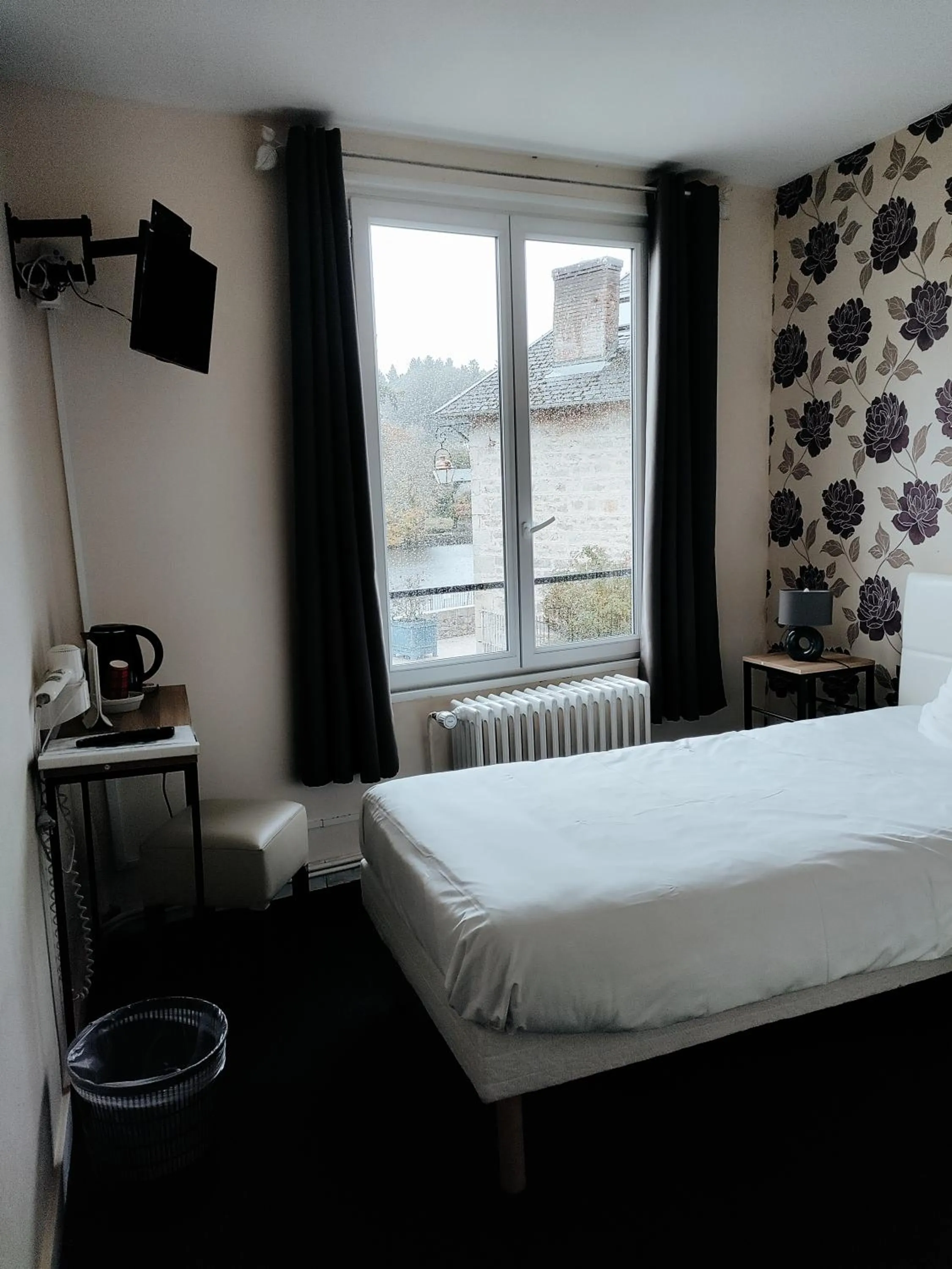 Photo of the whole room, Bed in Le Bellerive