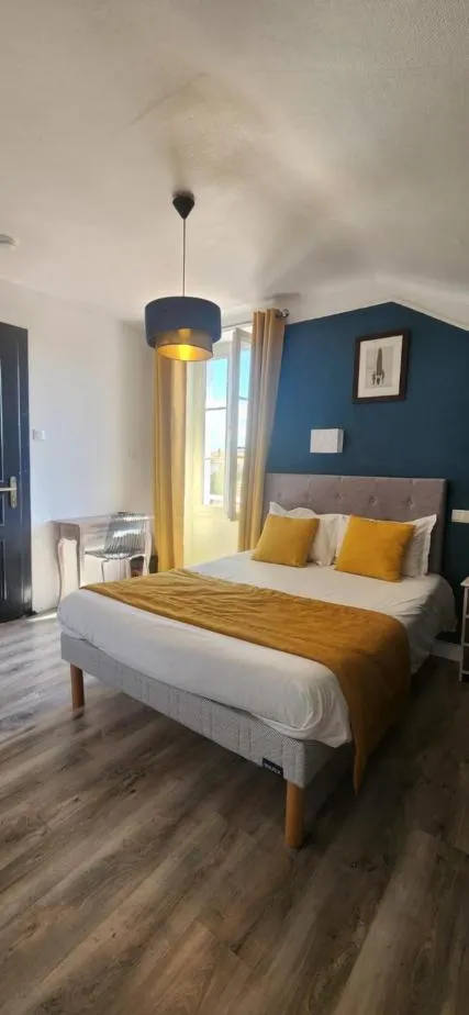 Photo of the whole room, Bed in Hôtel Parc Mazon-Biarritz