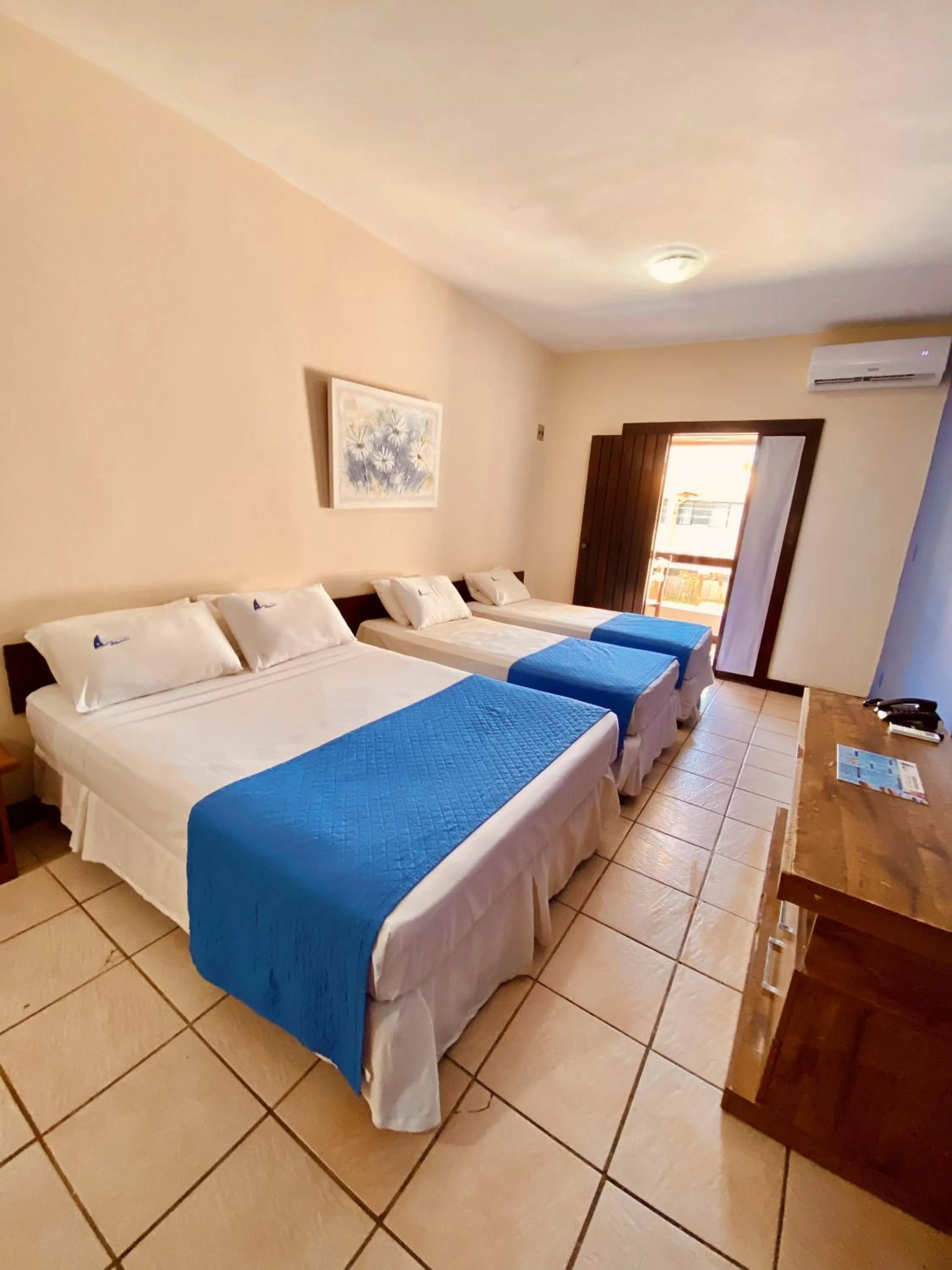 Bed in Hotel Porto das Ancoras