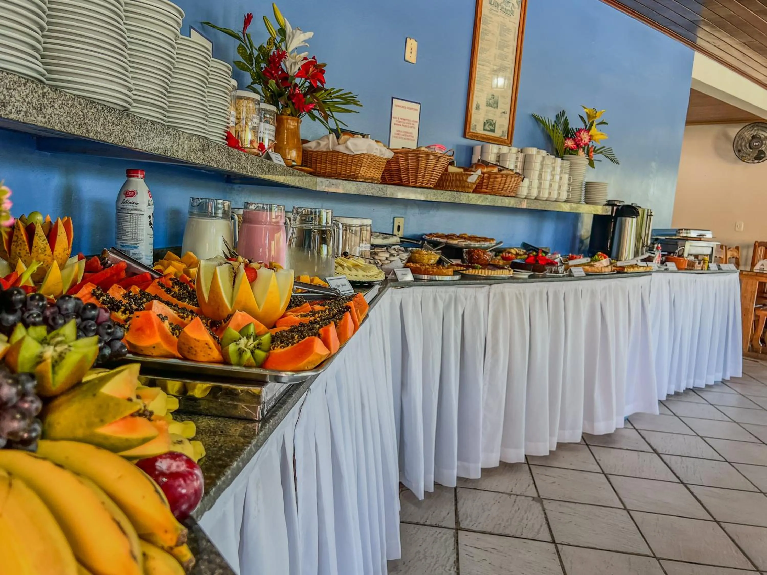 Breakfast in Hotel Porto das Ancoras