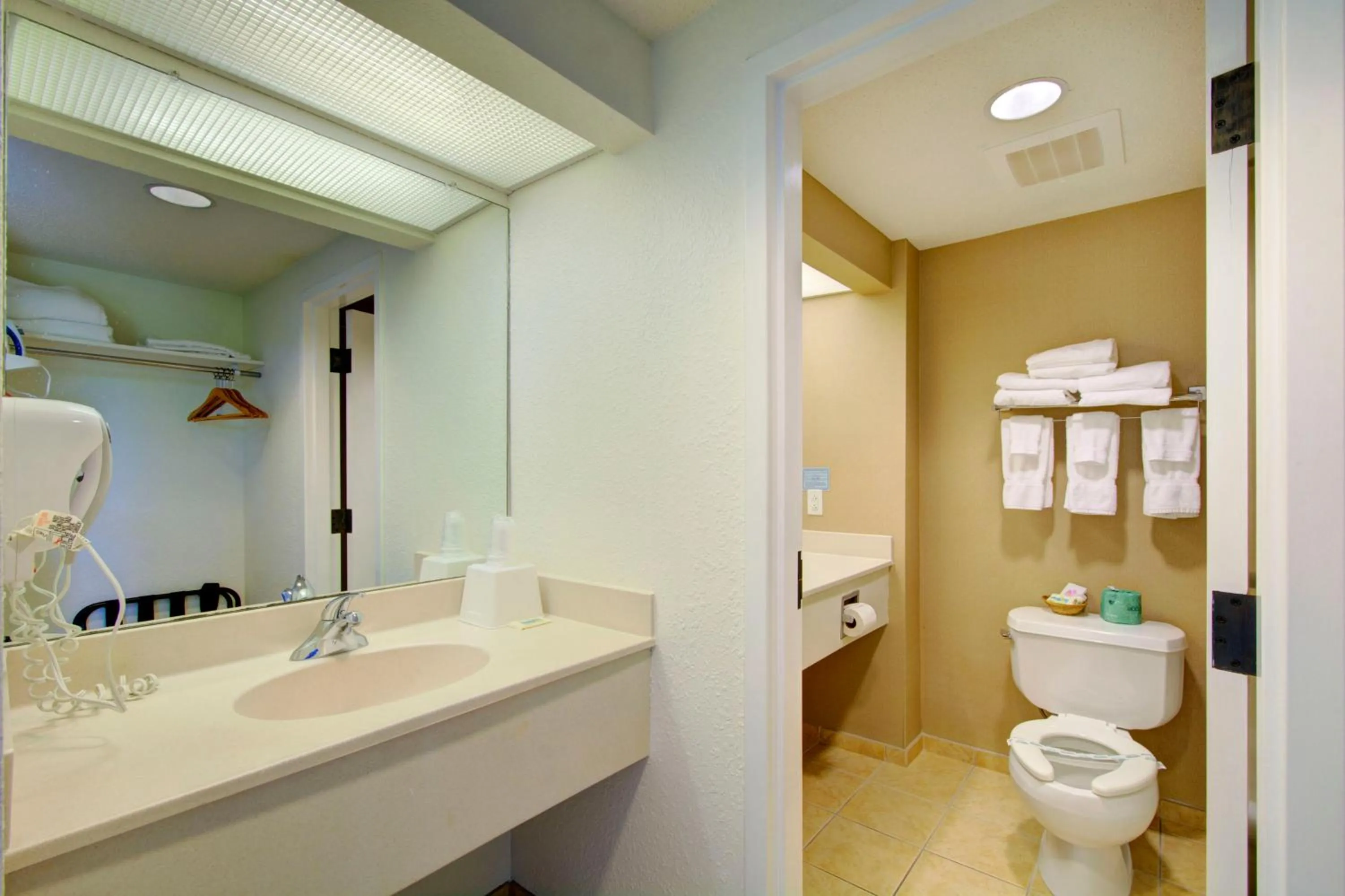 King Room with Balcony in Epworth By The Sea