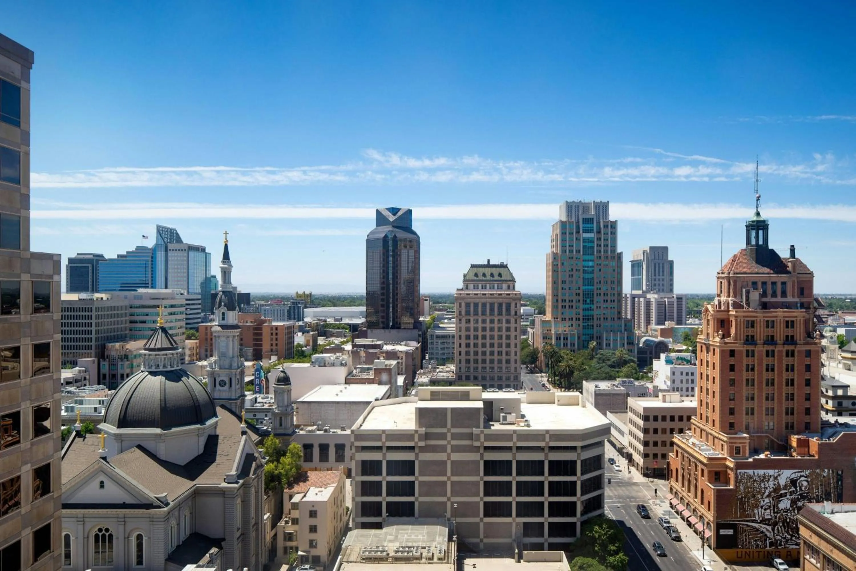 Photo of the whole room in Sheraton Grand Sacramento
