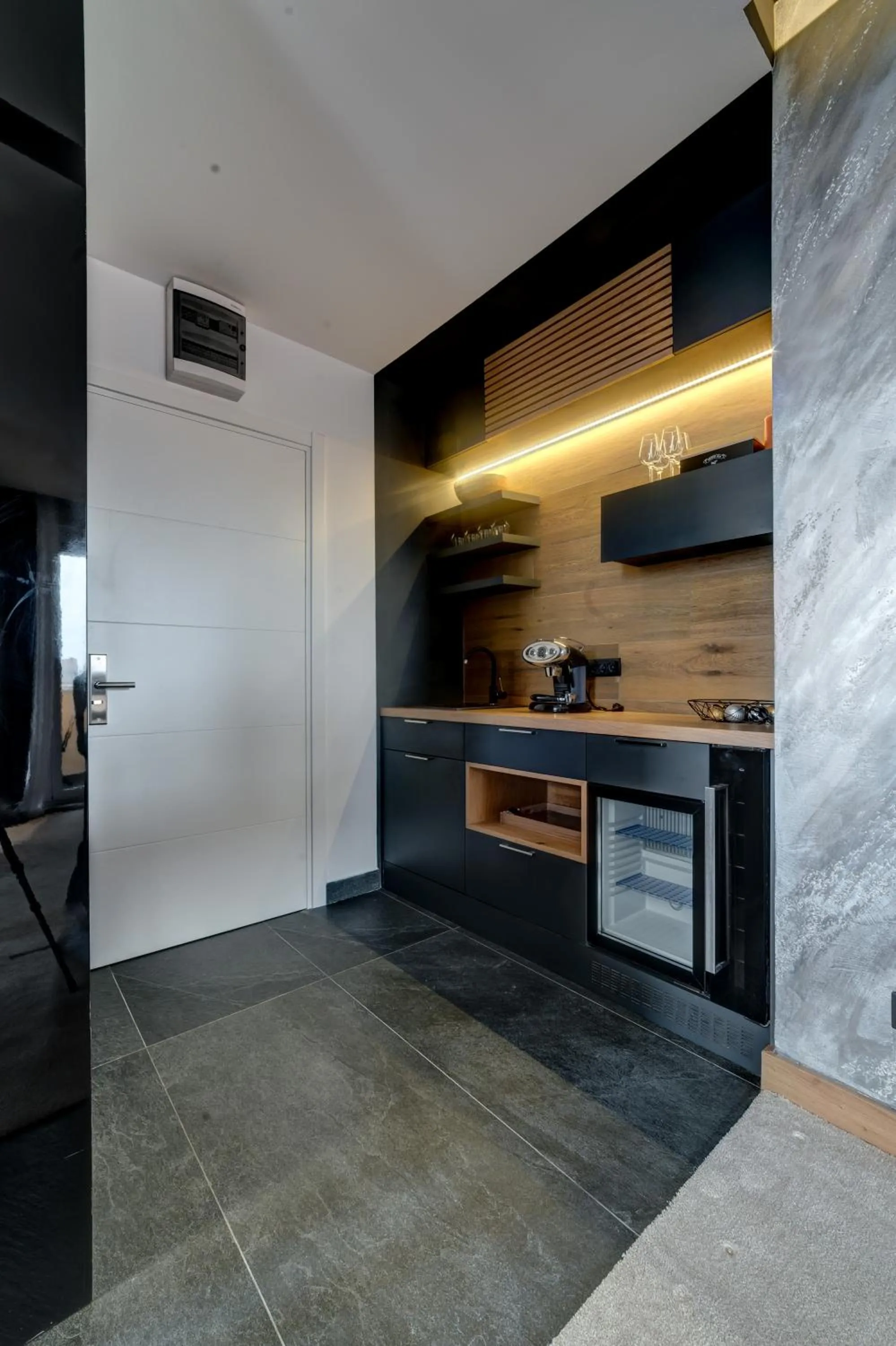 Kitchen or kitchenette in Black Pearl Luxury Suites