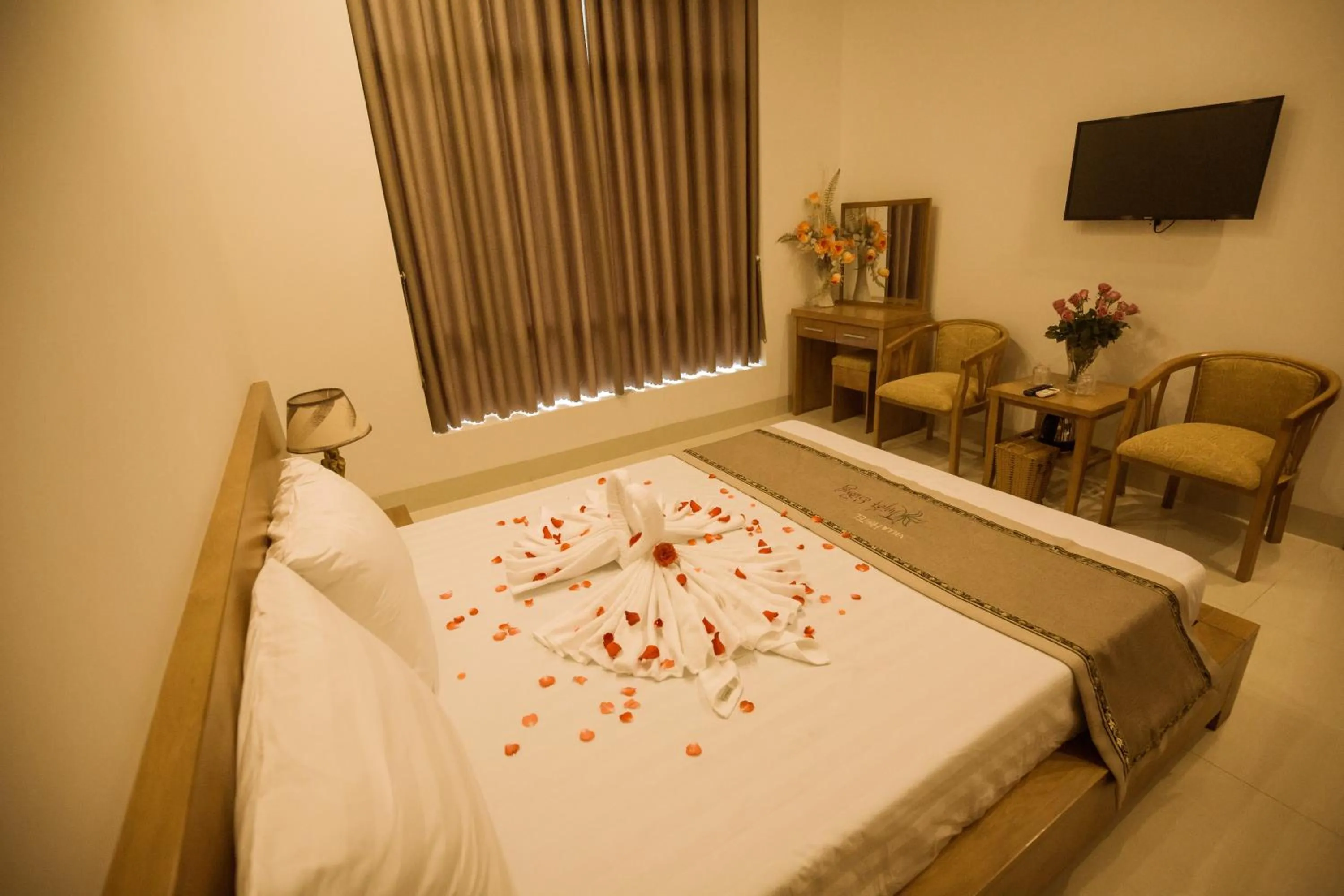 Bed in Tuyet Suong Villa Hotel