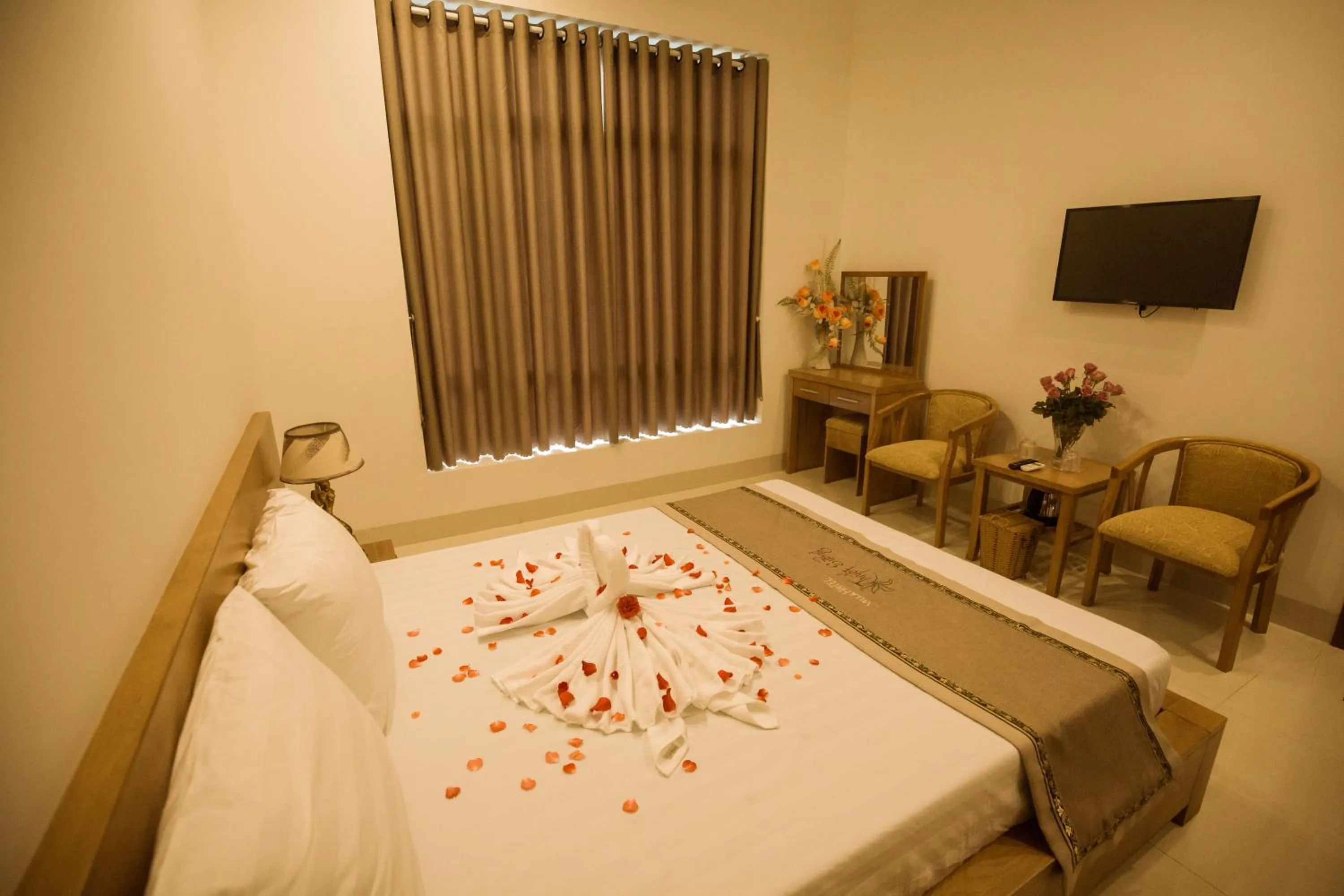 Bed in Tuyet Suong Villa Hotel