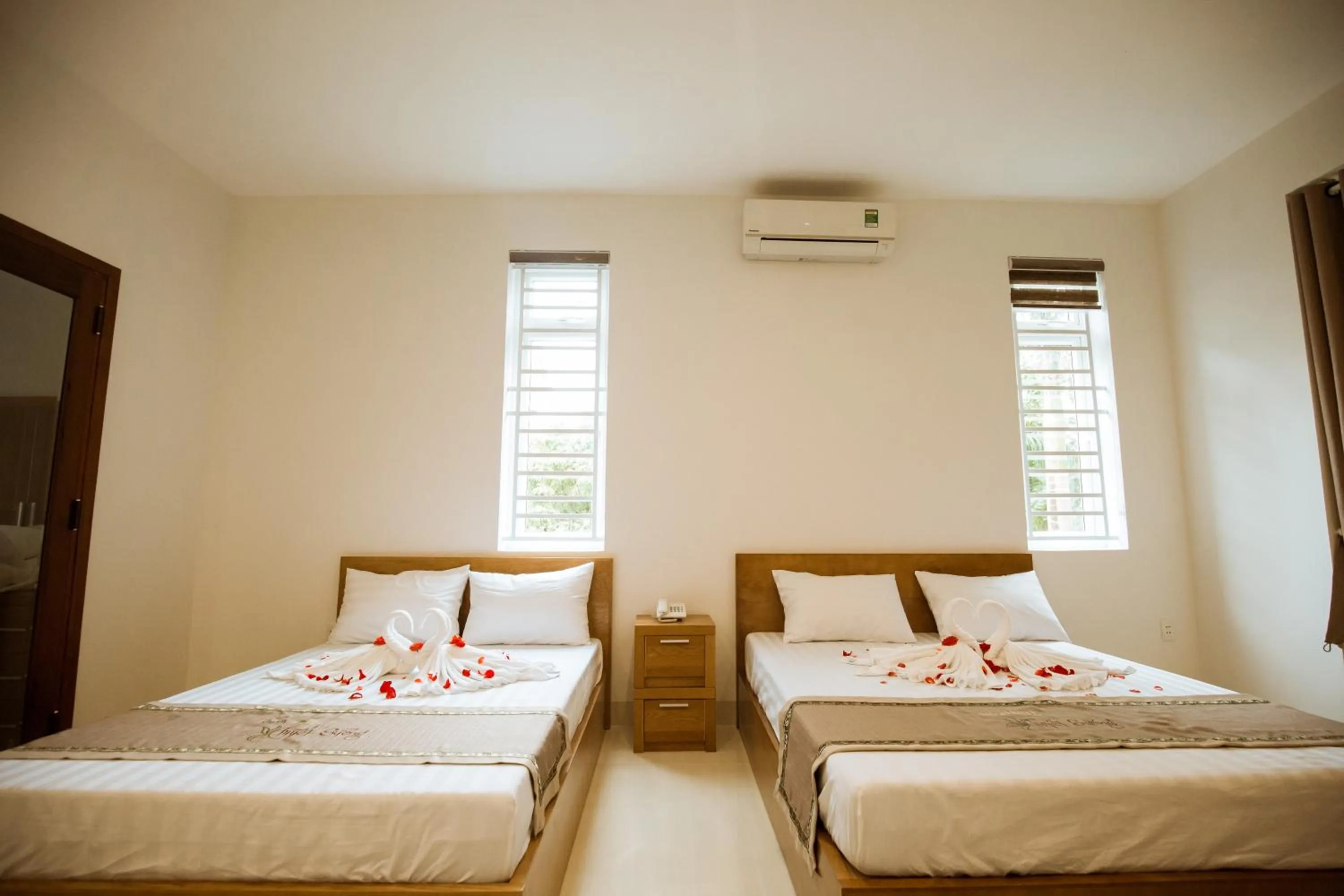 Bed in Tuyet Suong Villa Hotel