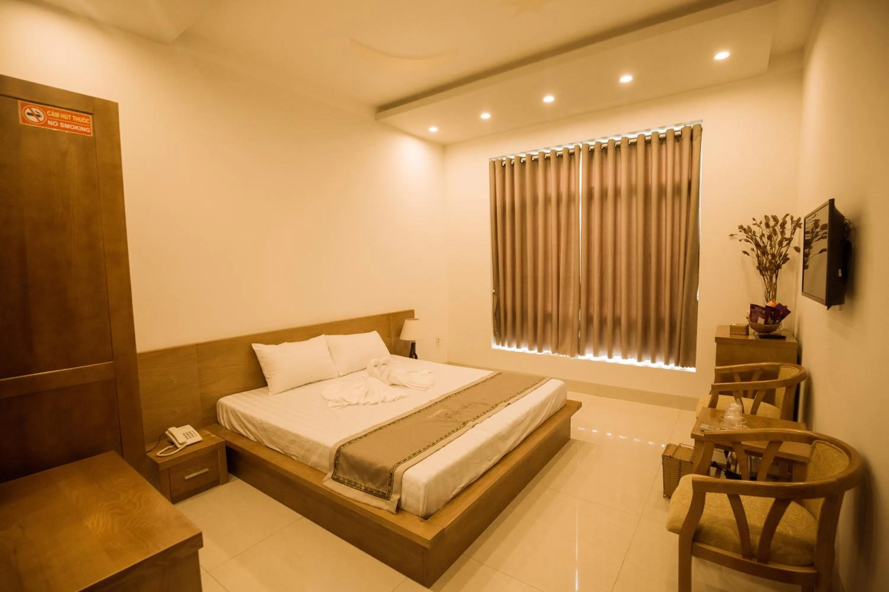 Bed in Tuyet Suong Villa Hotel