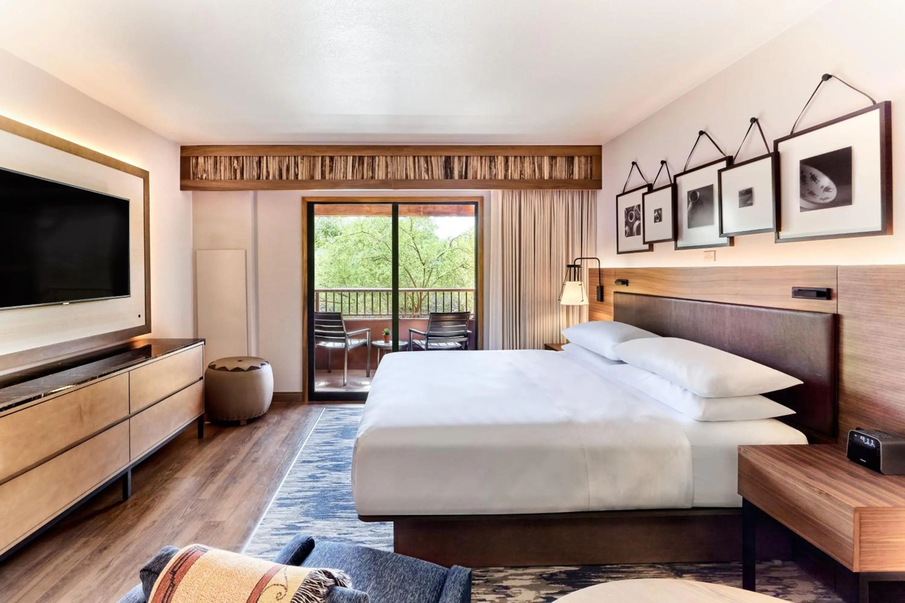 Photo of the whole room, Bed in Sheraton Grand at Wild Horse Pass