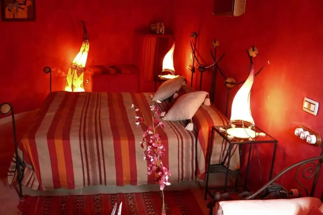 Bed in Hotel Cueva Tardienta Monegros-Adults Only