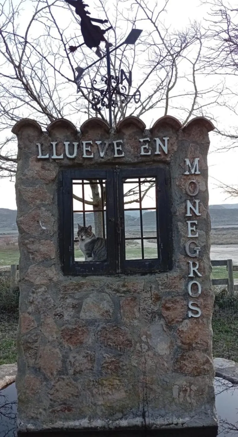 Hotel Cueva Tardienta Monegros-Adults Only