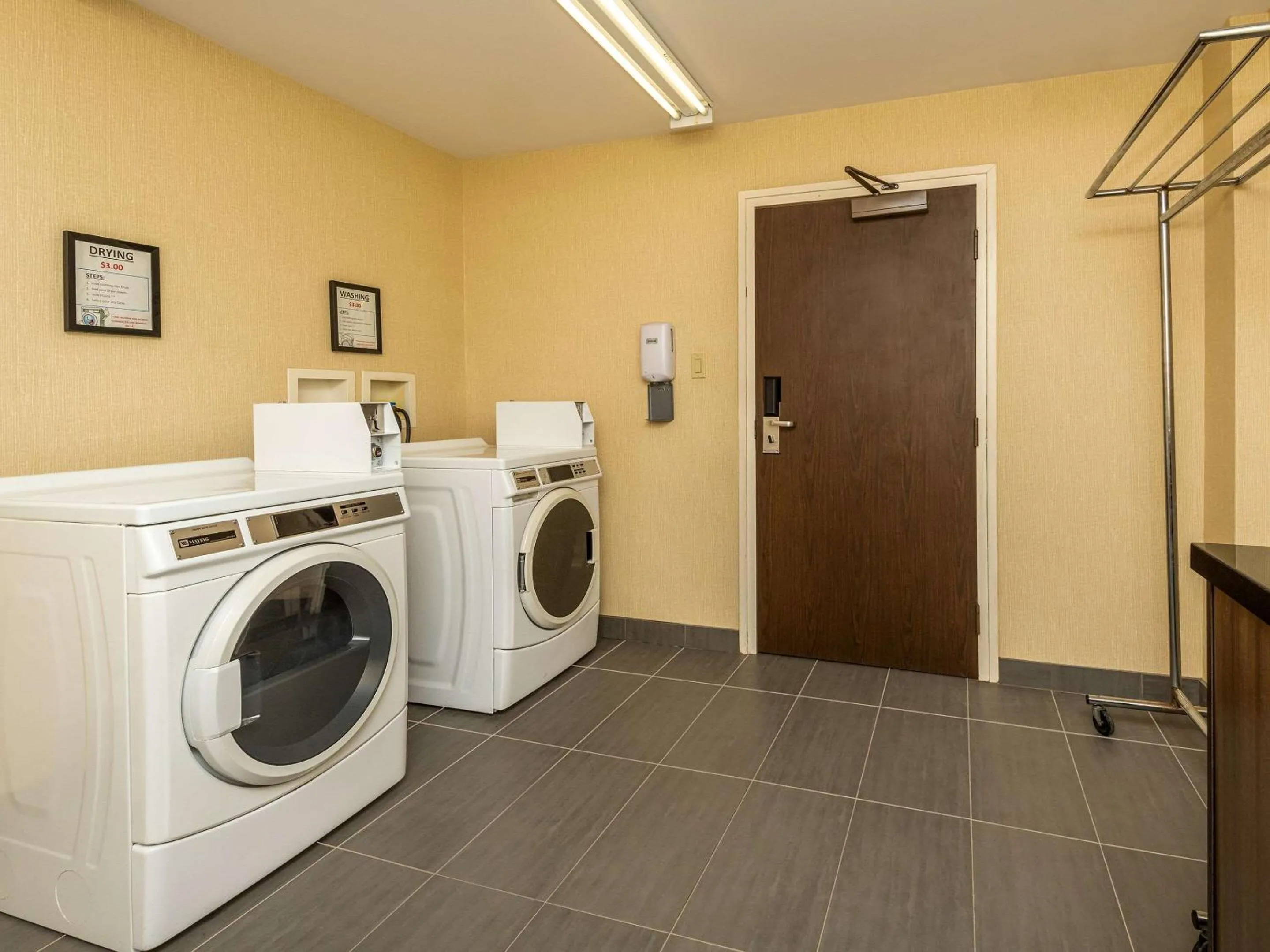 Lobby or reception in Comfort Inn West