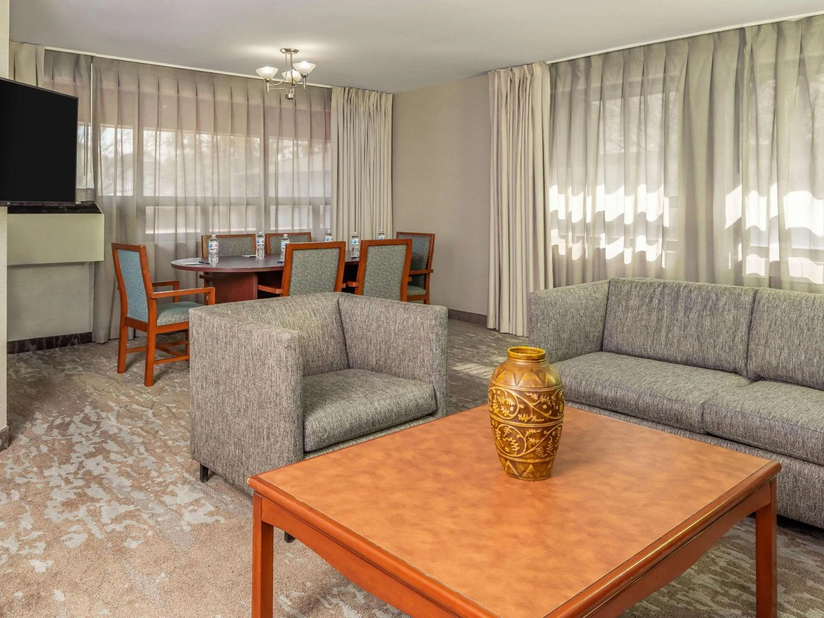 Bedroom in Comfort Inn West