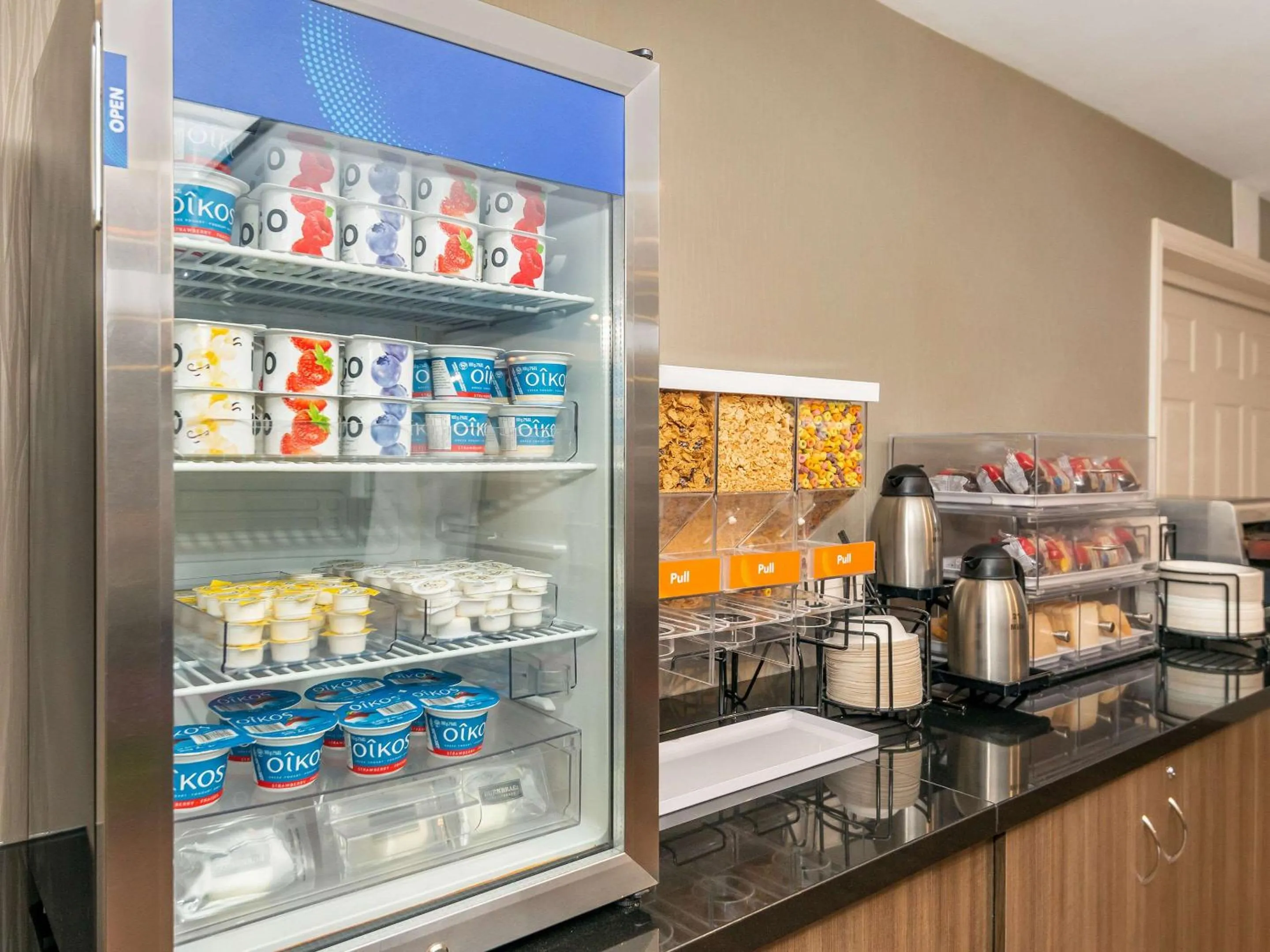 Breakfast in Comfort Inn West