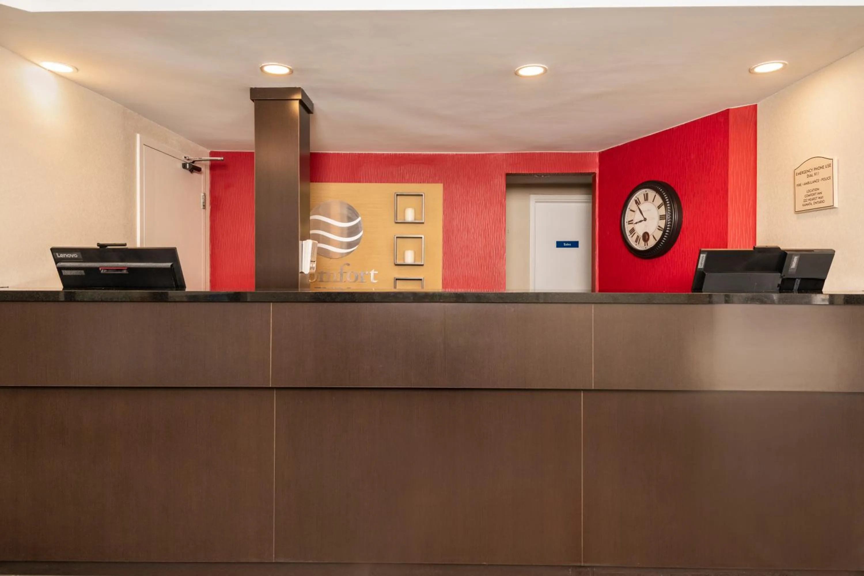 Lobby or reception in Comfort Inn West
