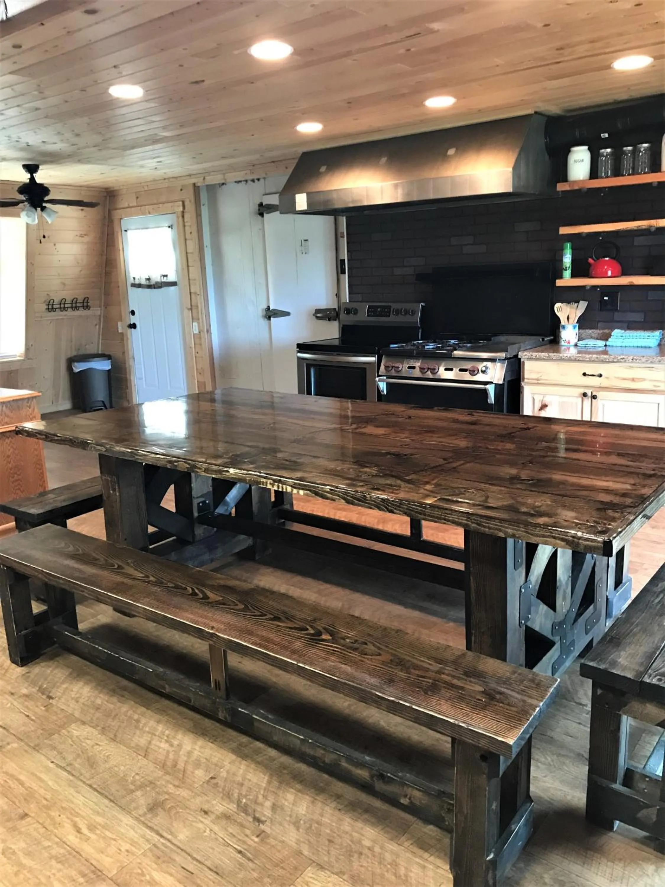 Kitchen or kitchenette in Drift Lodge