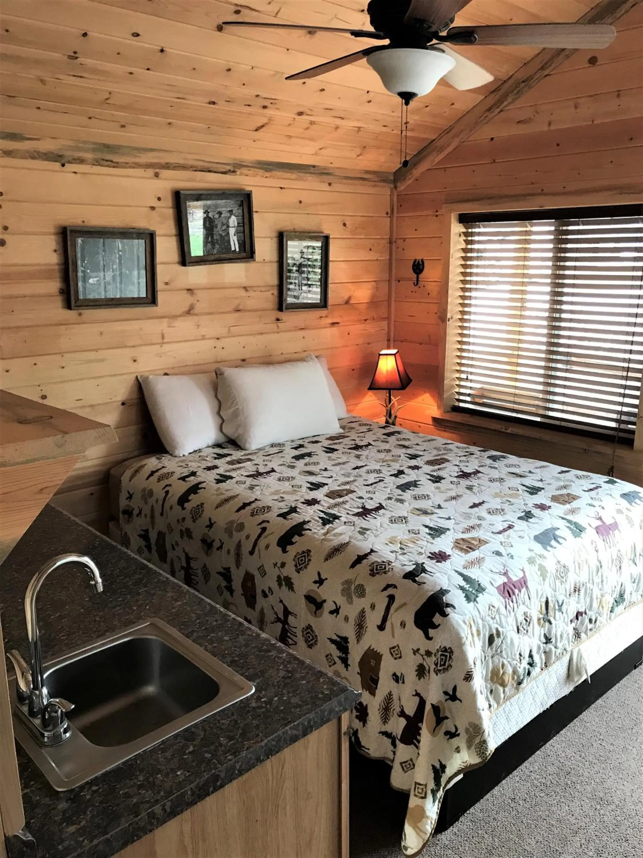 Bed in Drift Lodge
