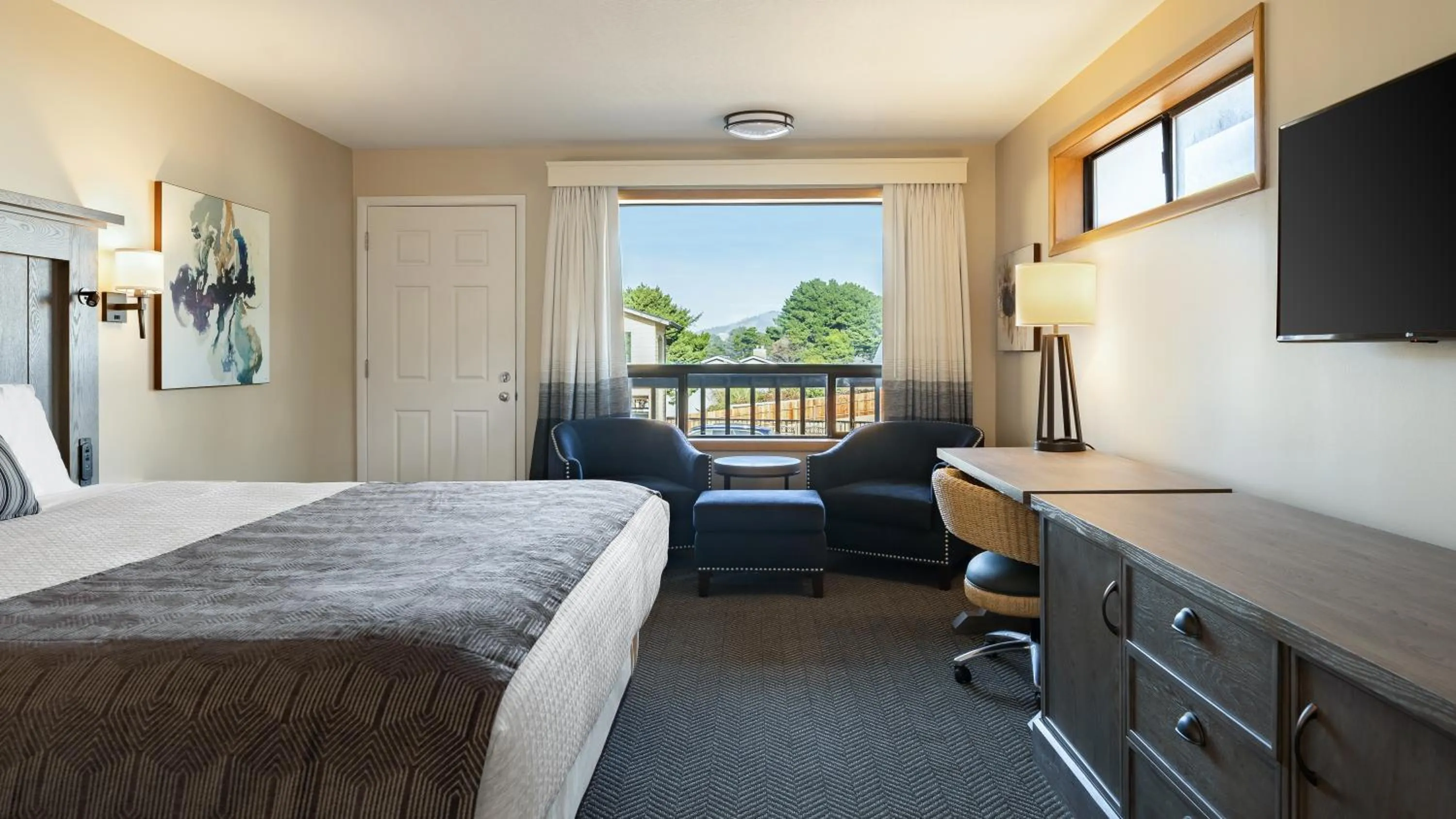 Bedroom, Bed in Gold Beach Inn