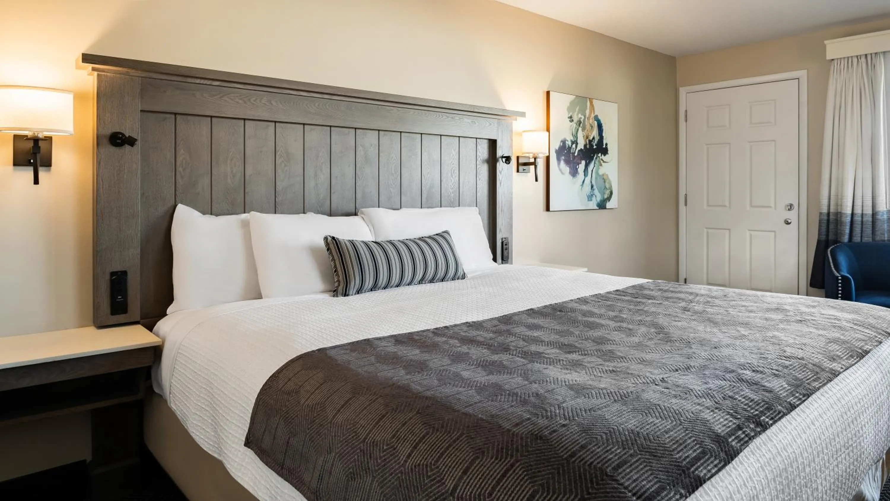 Bedroom, Bed in Gold Beach Inn