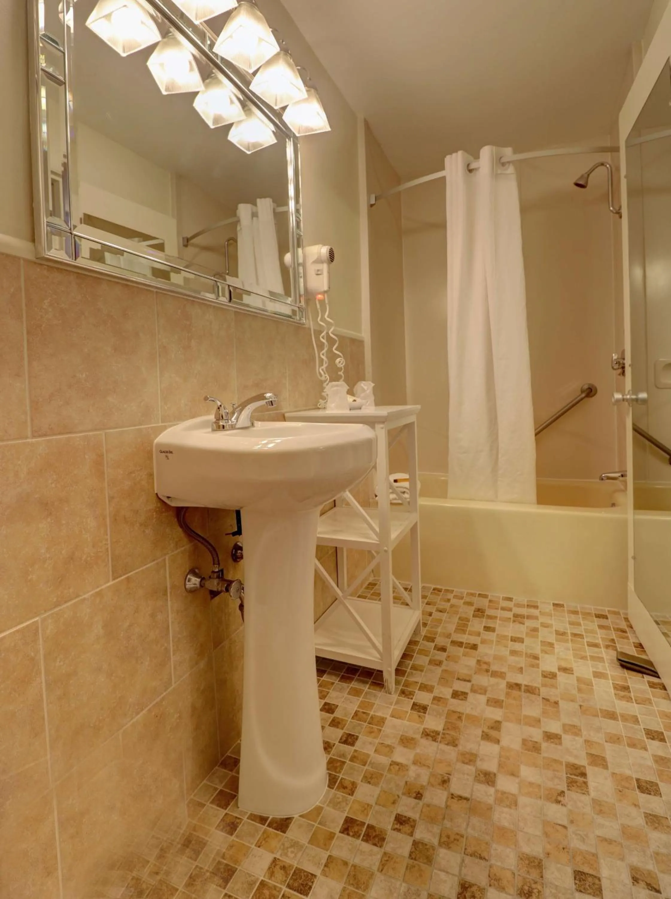 Bathroom in Senator Inn & Spa