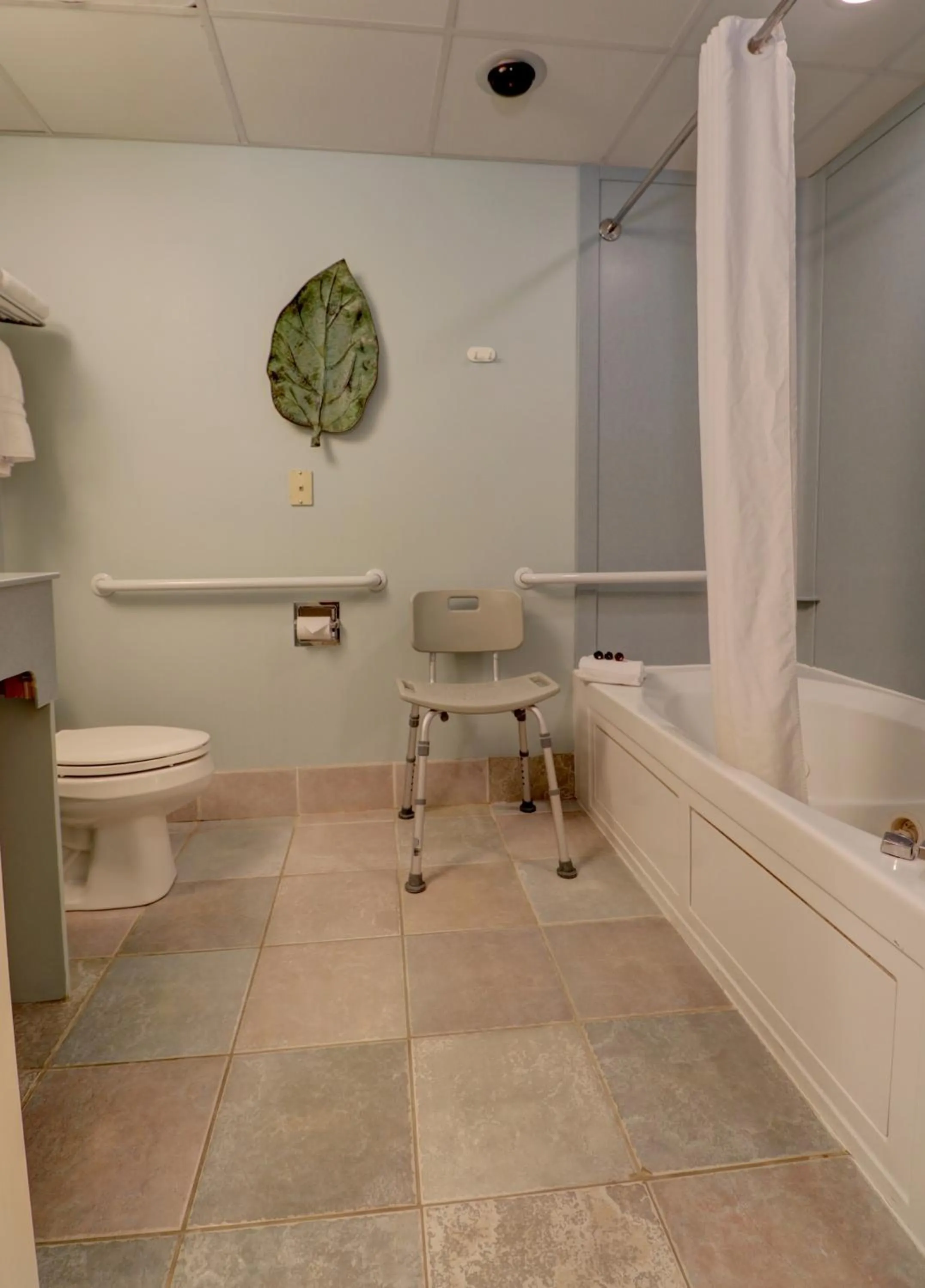 Bathroom in Senator Inn & Spa