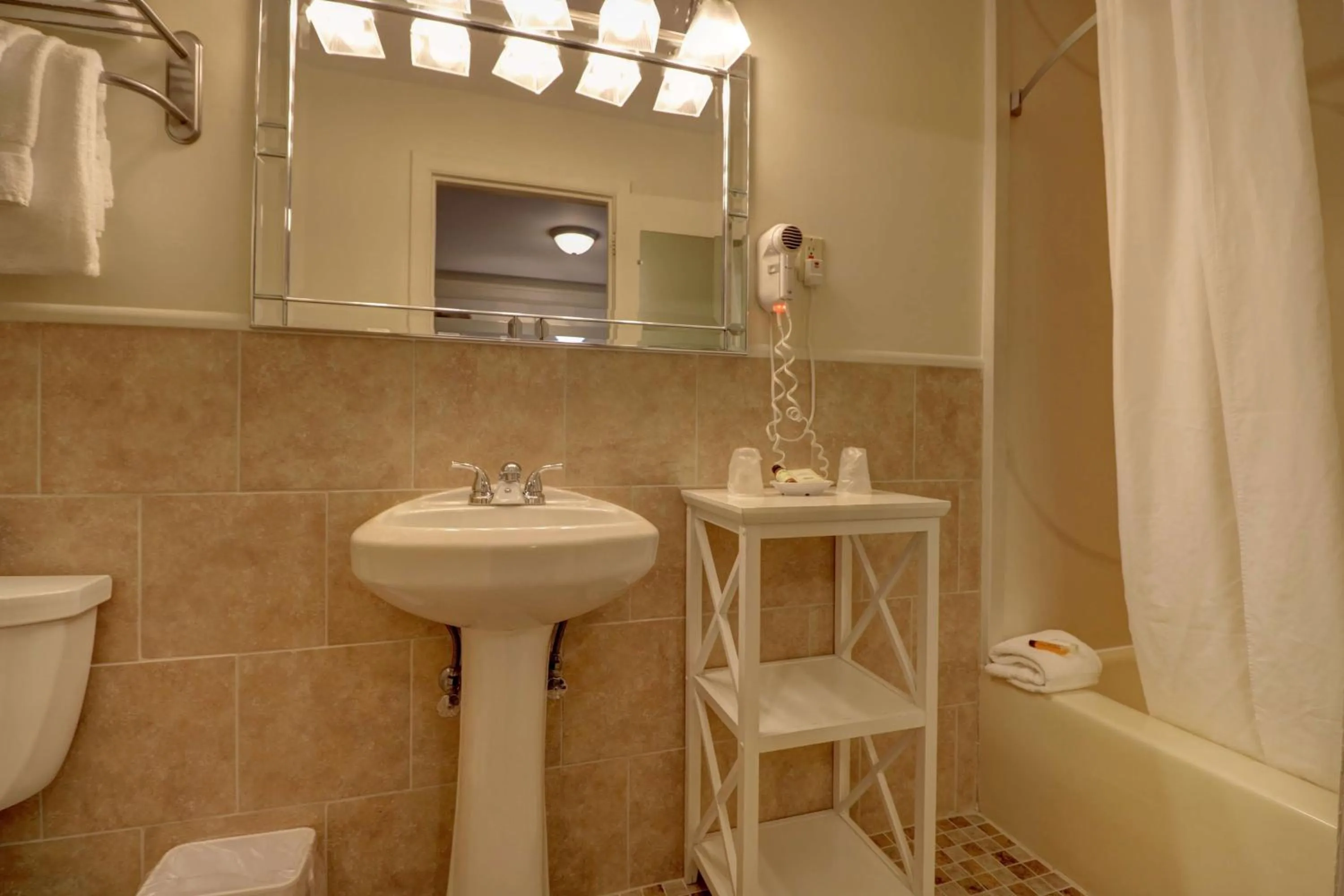 Bathroom in Senator Inn & Spa