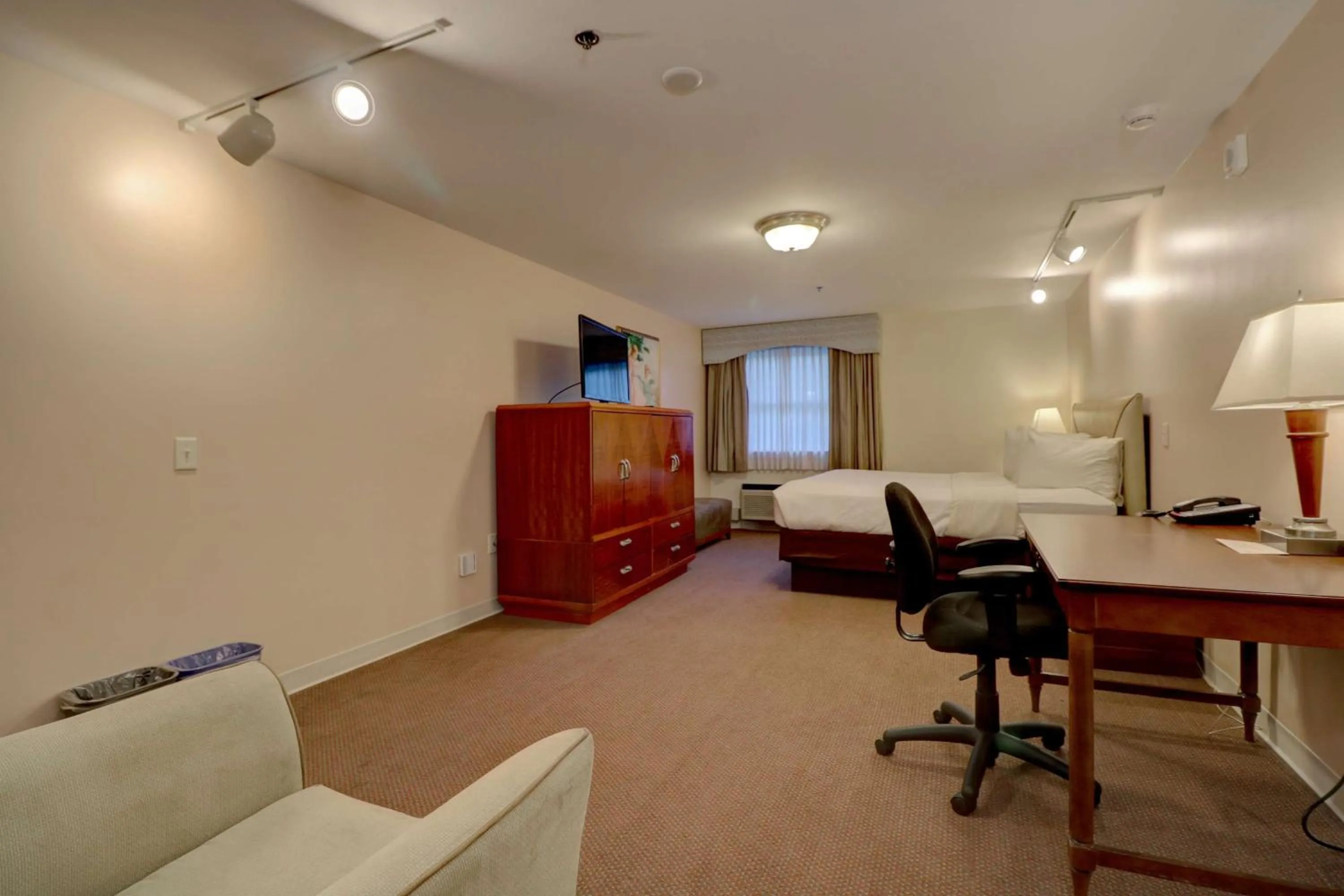 Bedroom in Senator Inn & Spa