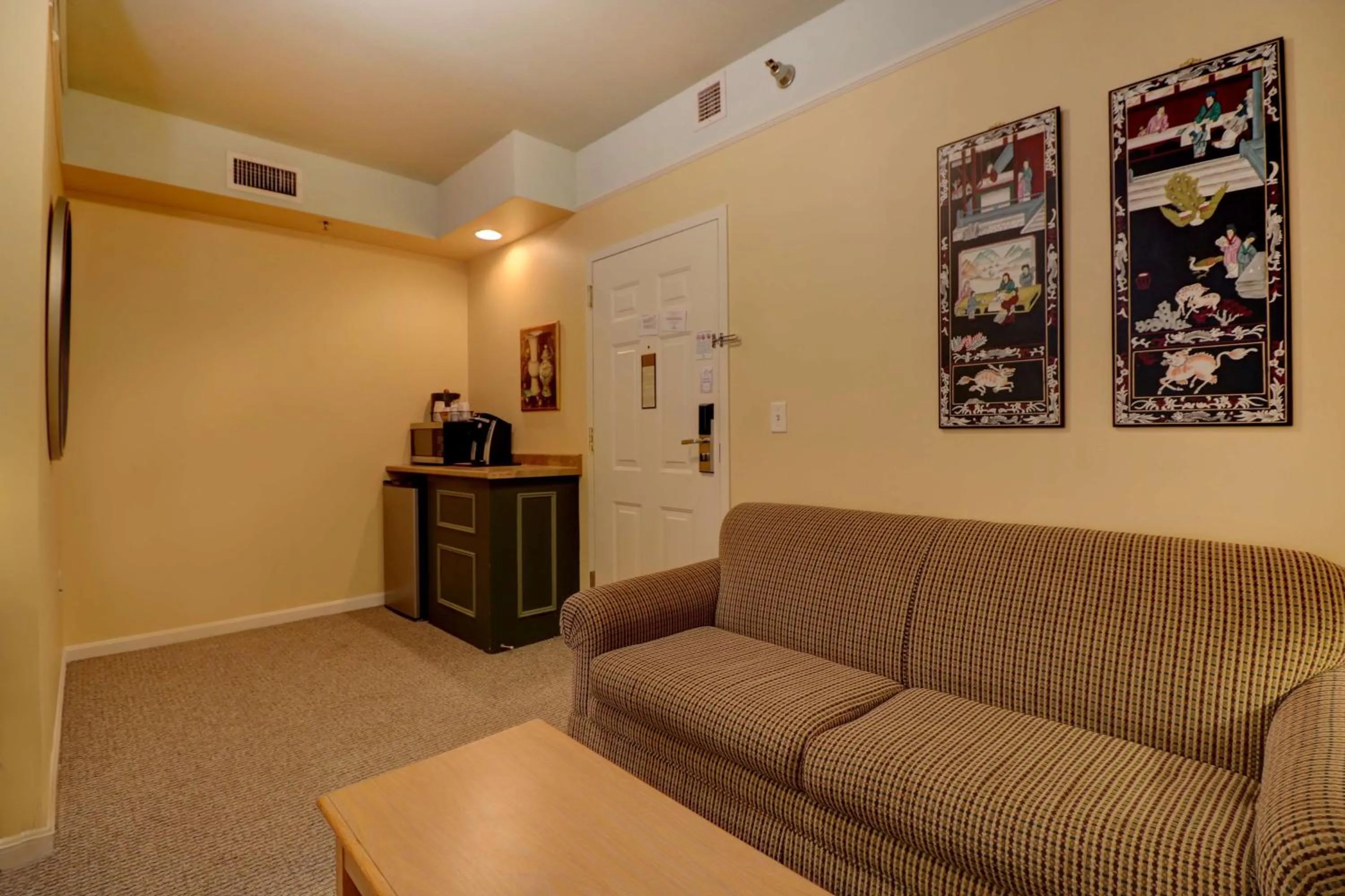 Photo of the whole room in Senator Inn & Spa