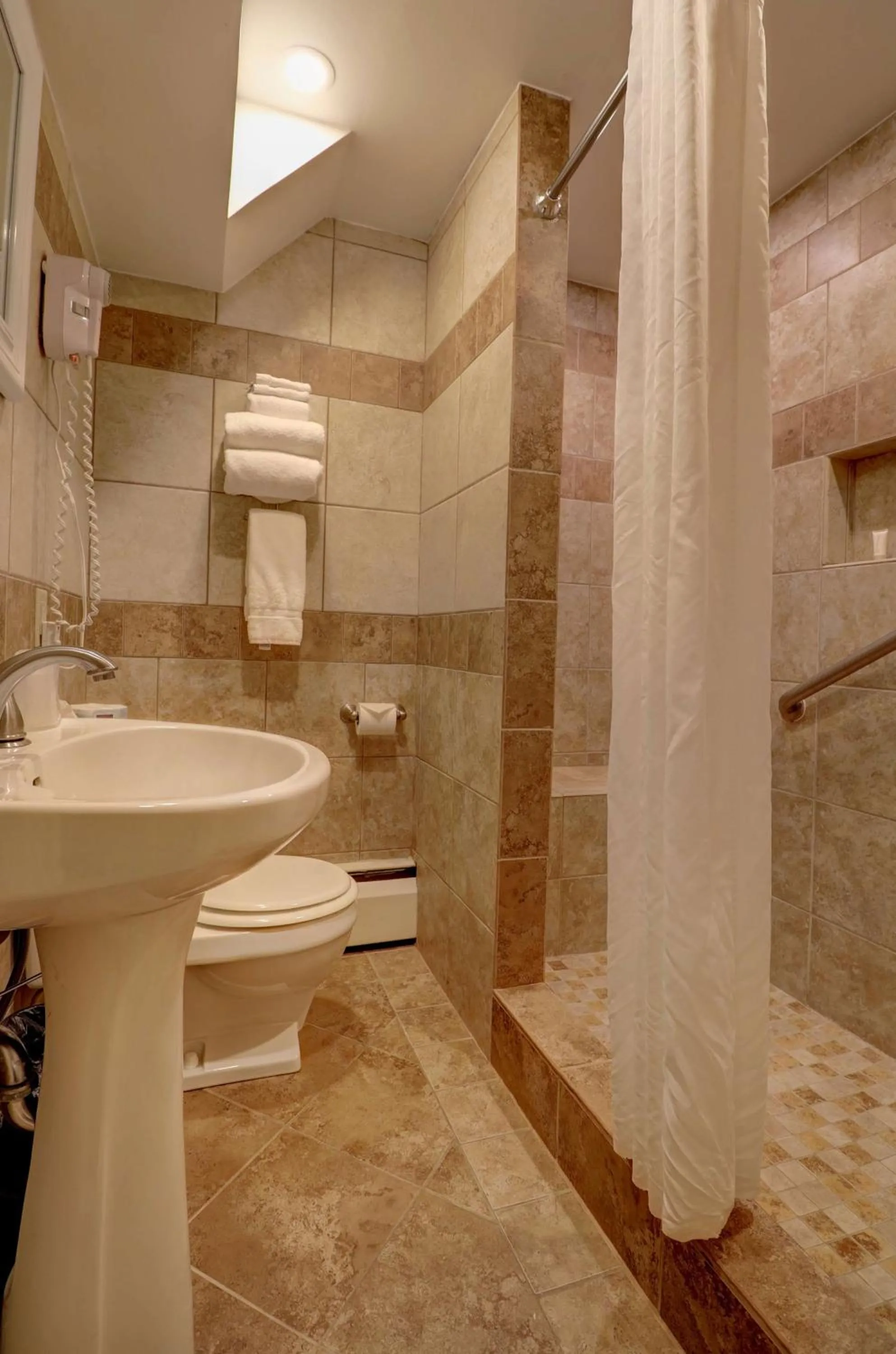 Bathroom in Senator Inn & Spa