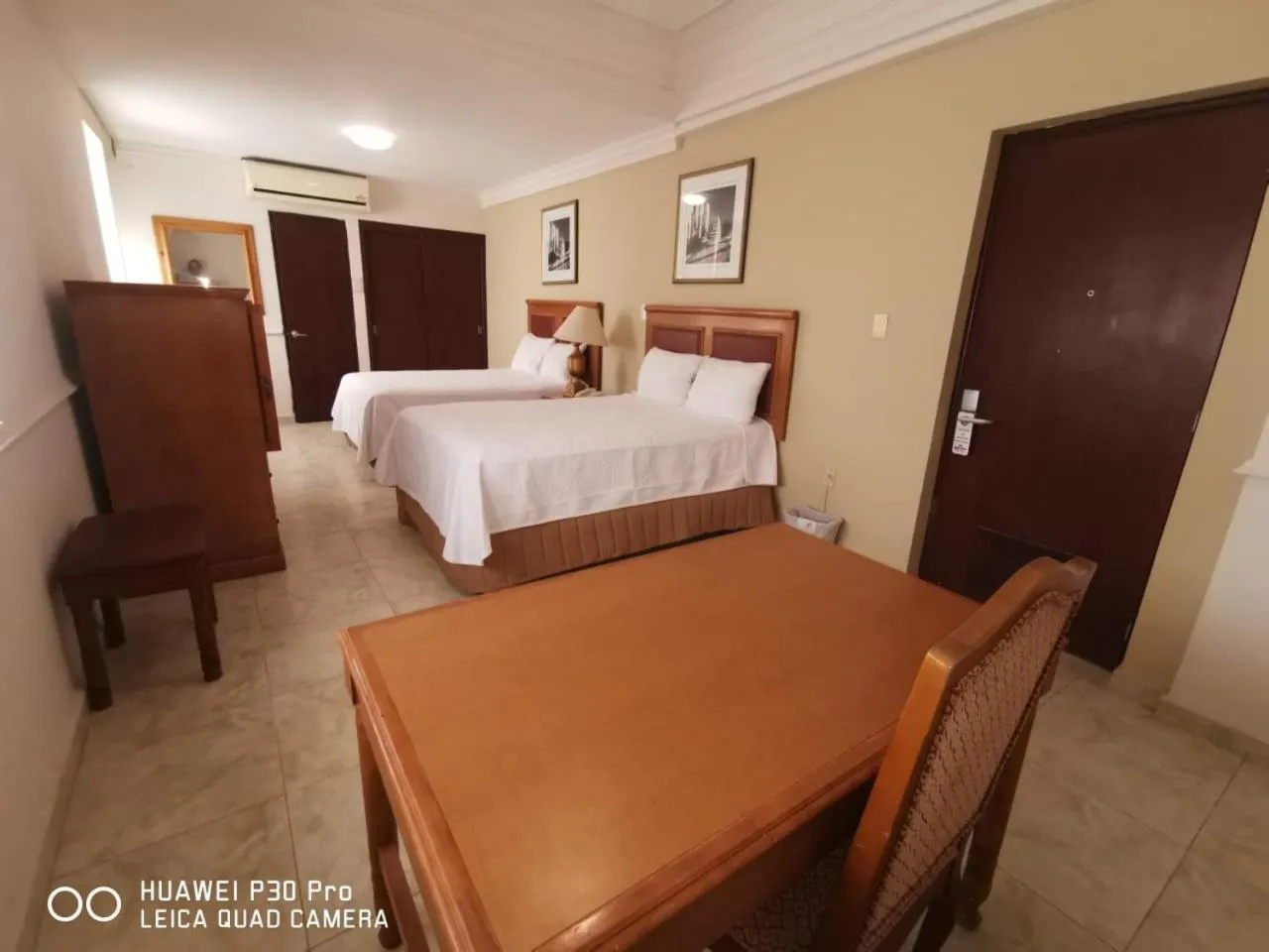 Photo of the whole room in Savoy Express