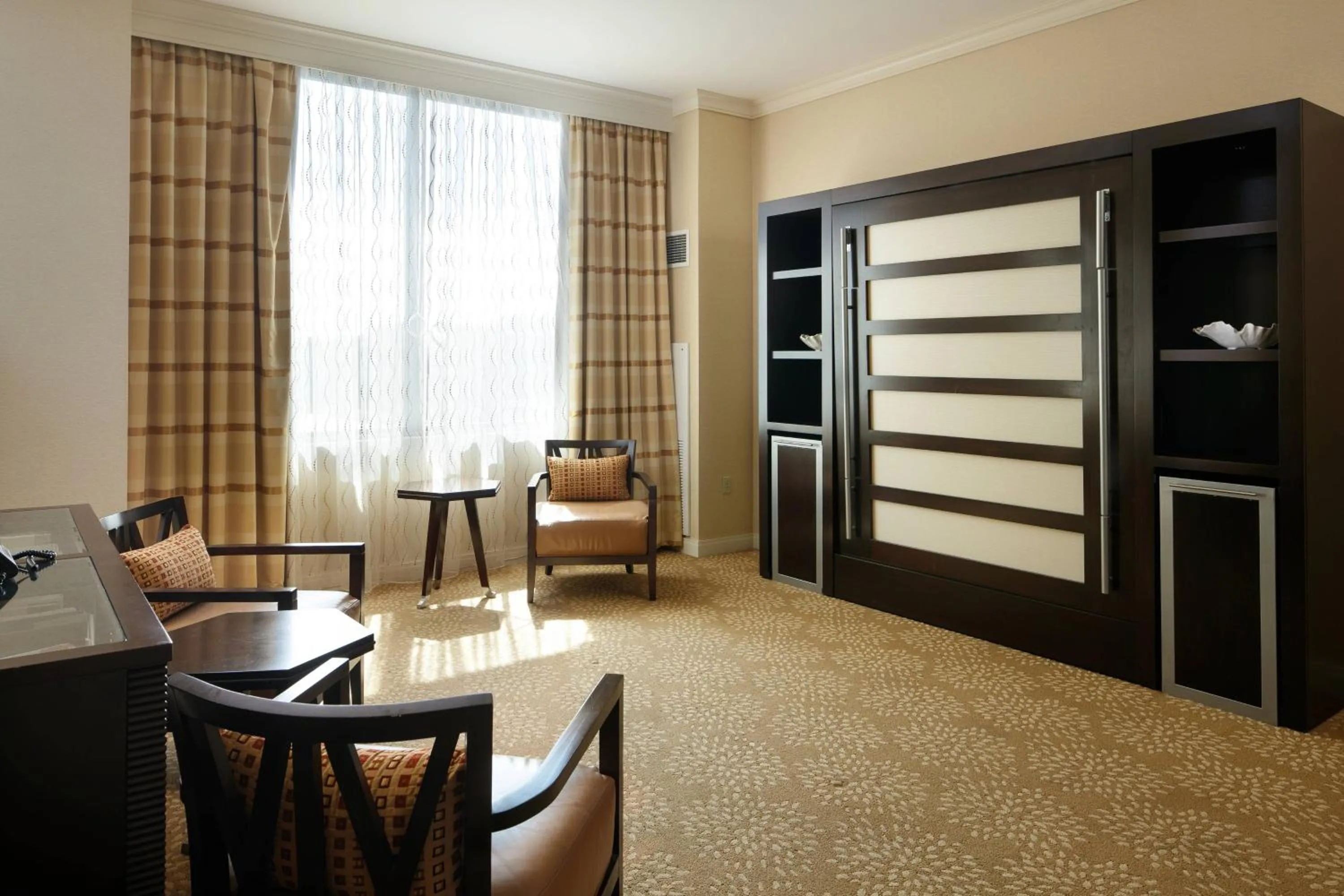 Bedroom in Milwaukee Marriott Downtown