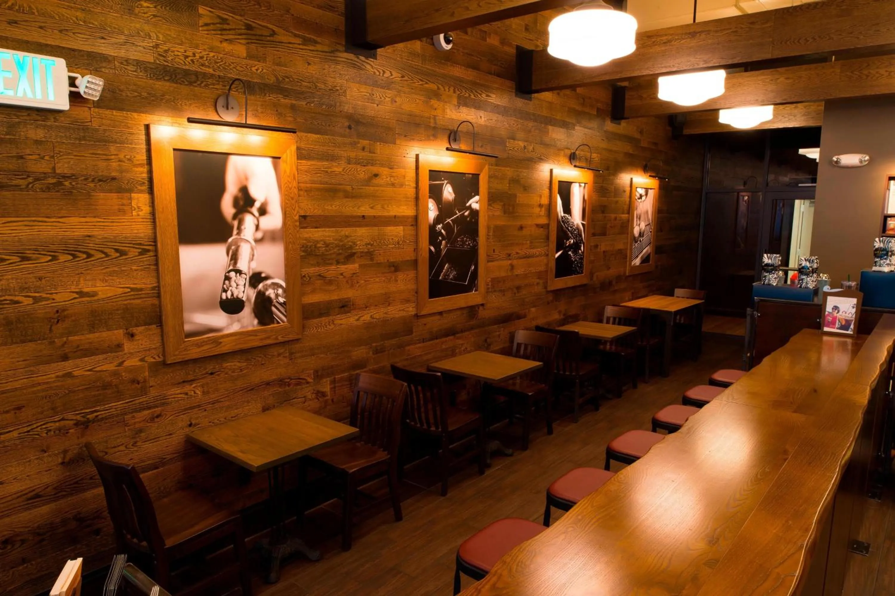 Restaurant/places to eat in Milwaukee Marriott Downtown