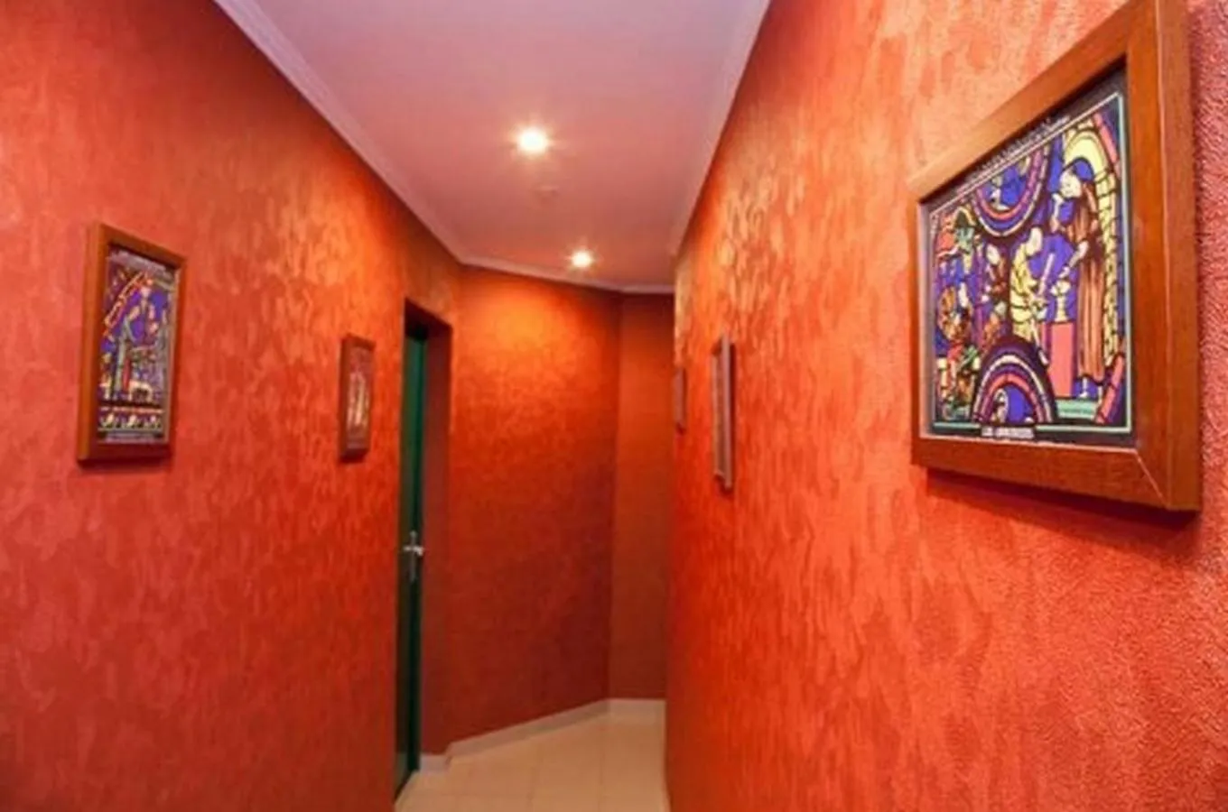 Decorative detail in La Croix Verte - Le Relais des Moulins