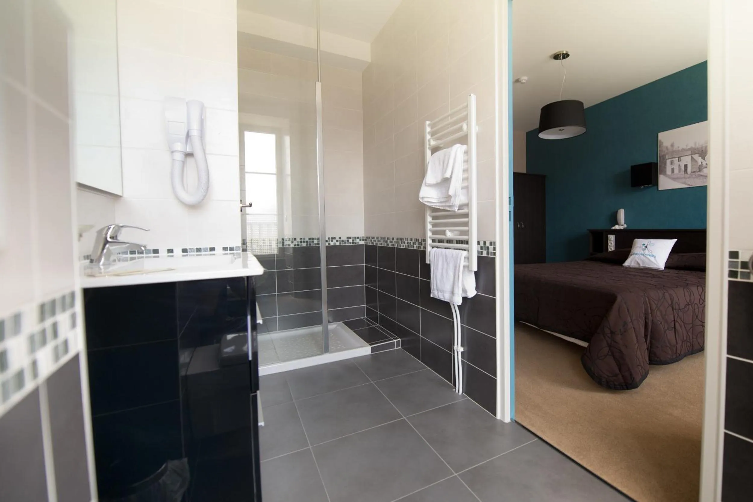 Shower in La Croix Verte - Le Relais des Moulins