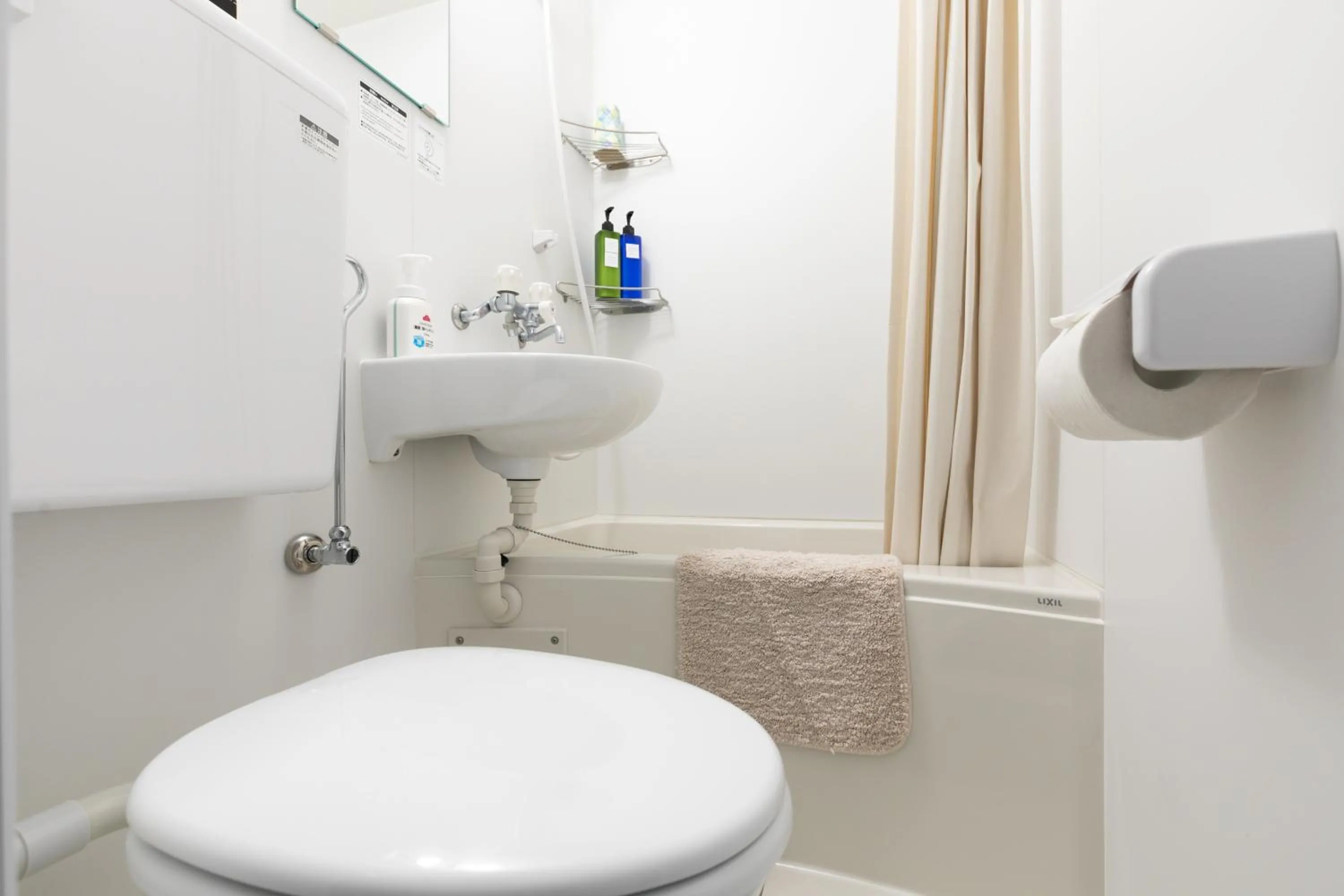 Shower in Hotel Cocoro Inn Asakusa Kuramae