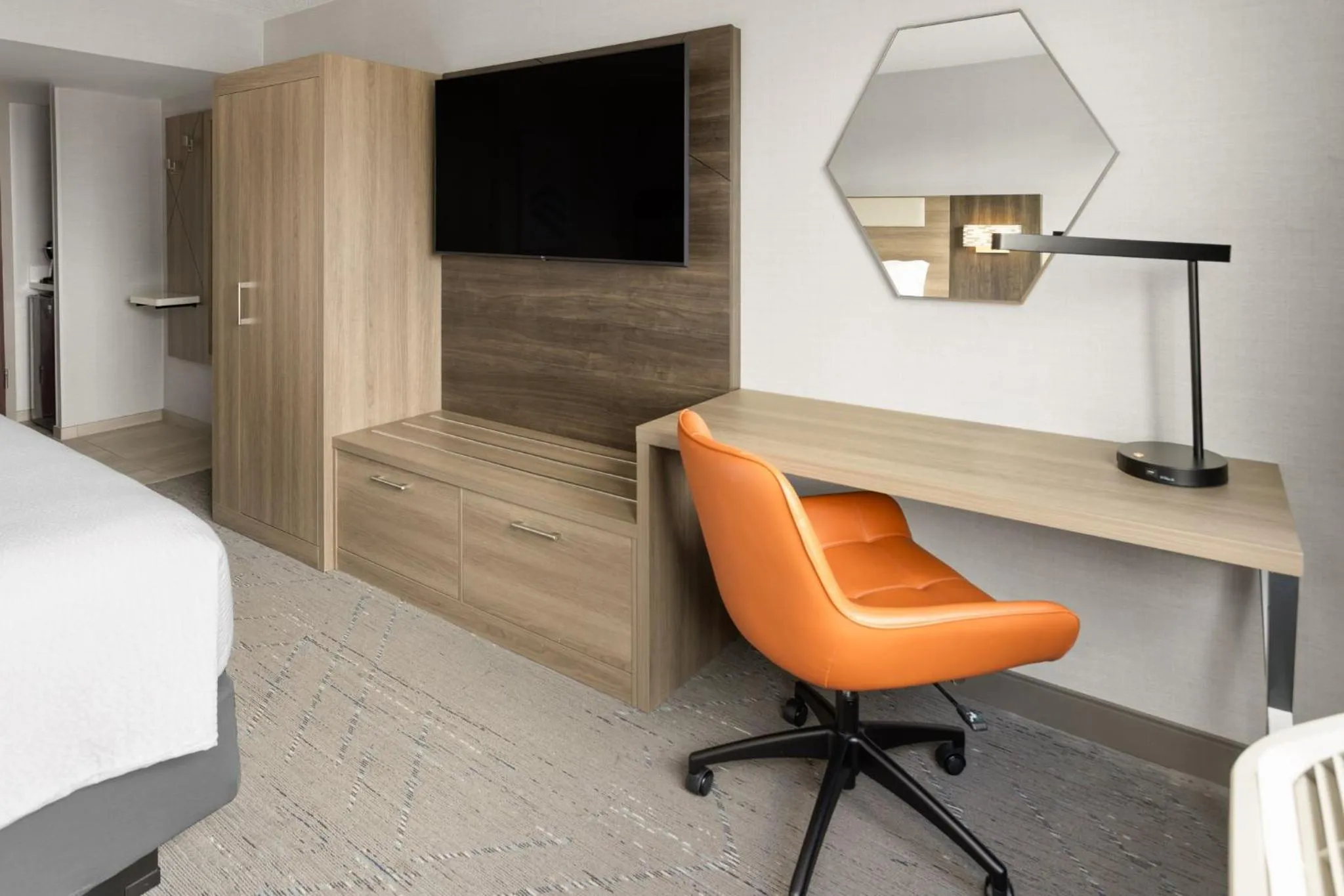 Photo of the whole room, Bed in Holiday Inn Express Philadelphia Penn's Landing by IHG