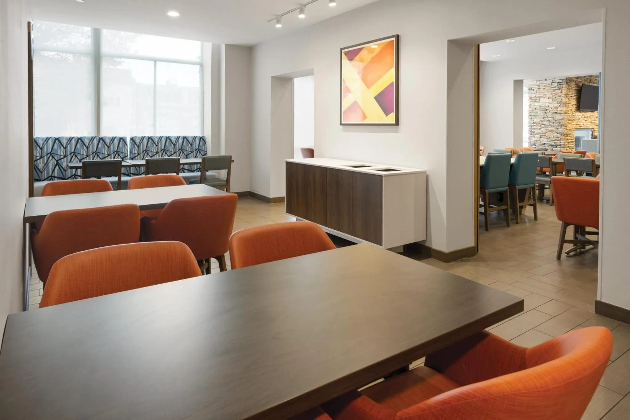 Restaurant/places to eat in Holiday Inn Express Philadelphia Penn's Landing by IHG