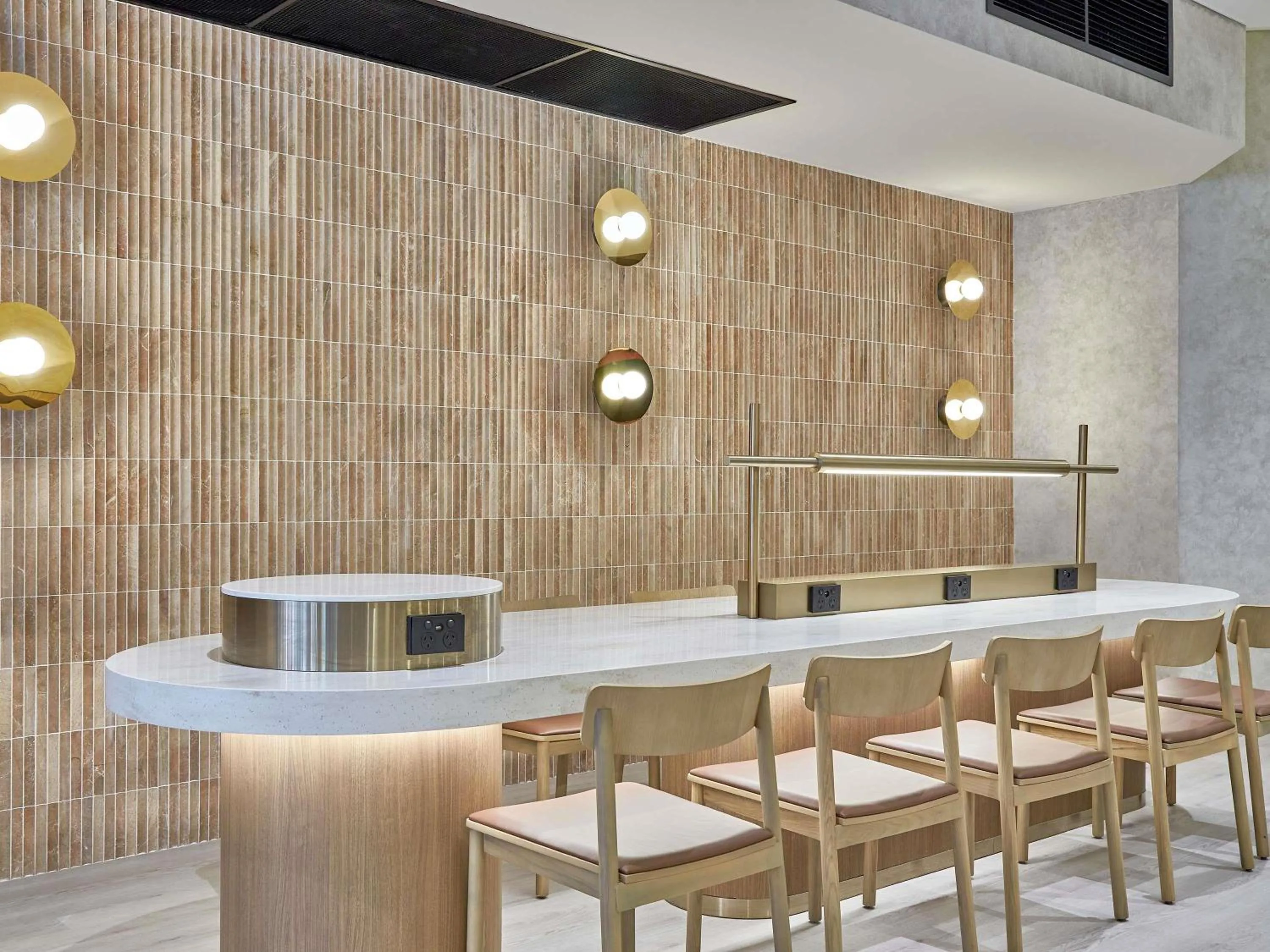 Restaurant/places to eat in ibis Perth