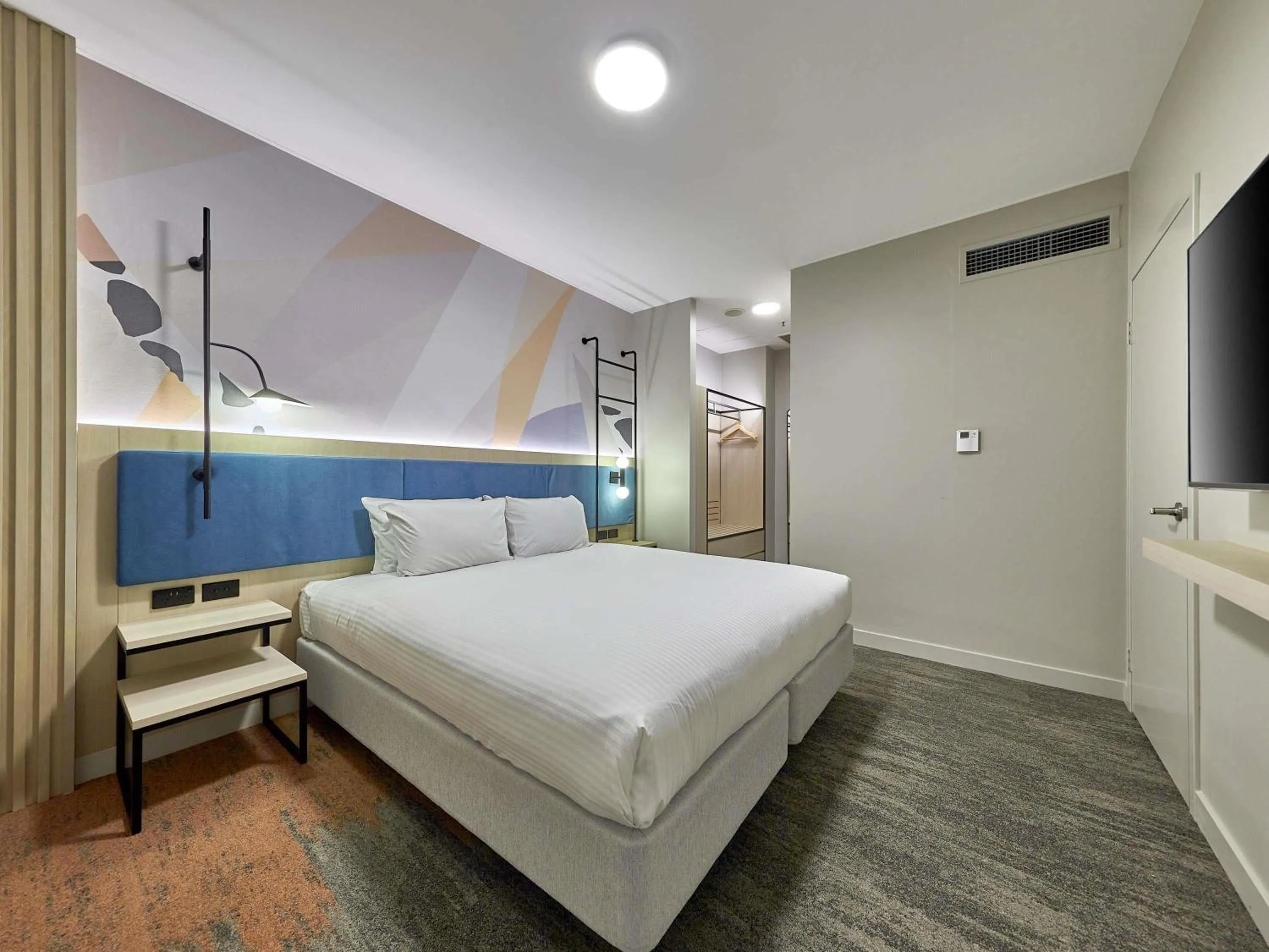 Bedroom, Bed in ibis Perth