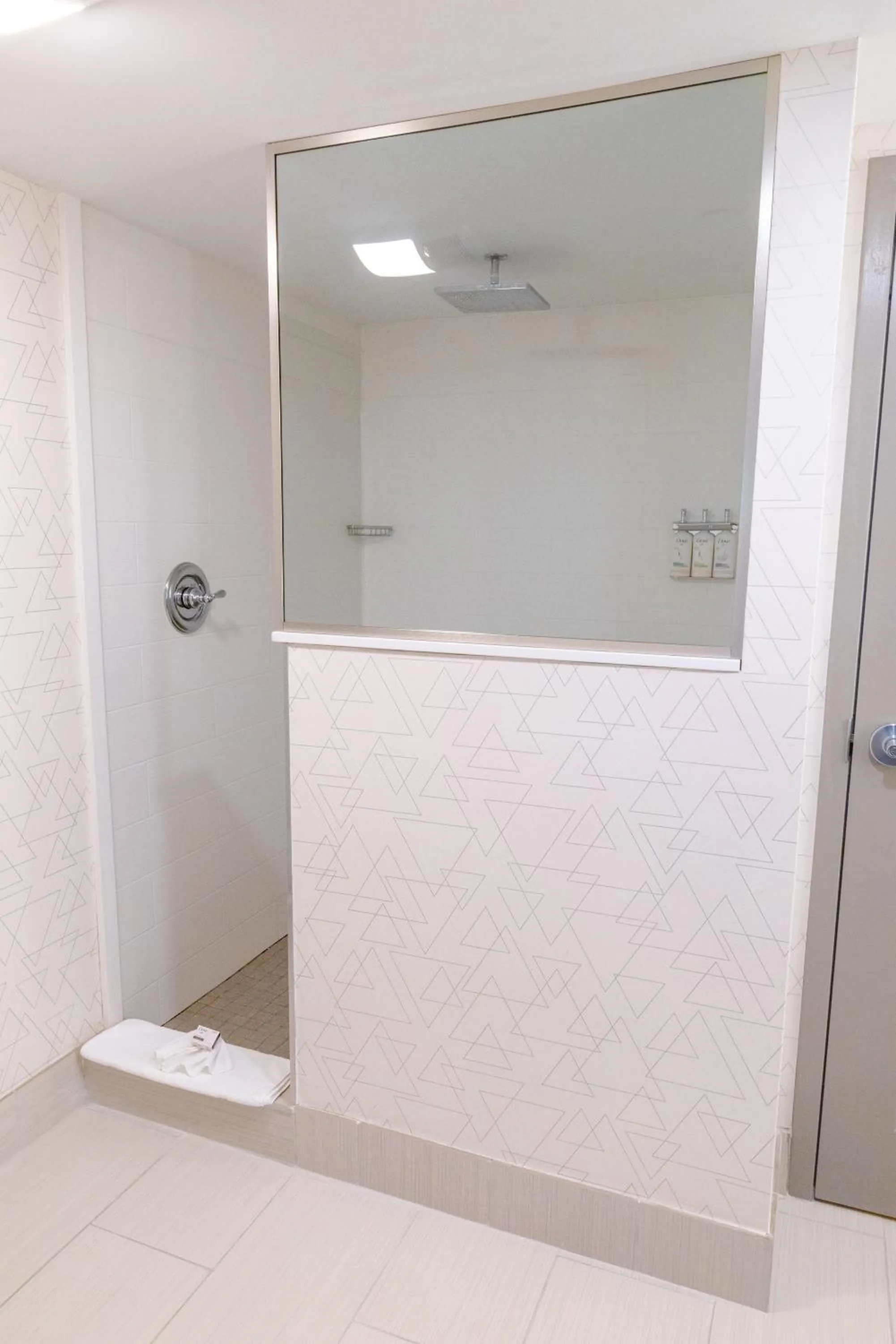 Shower in Holiday Inn Express - Neptune by IHG