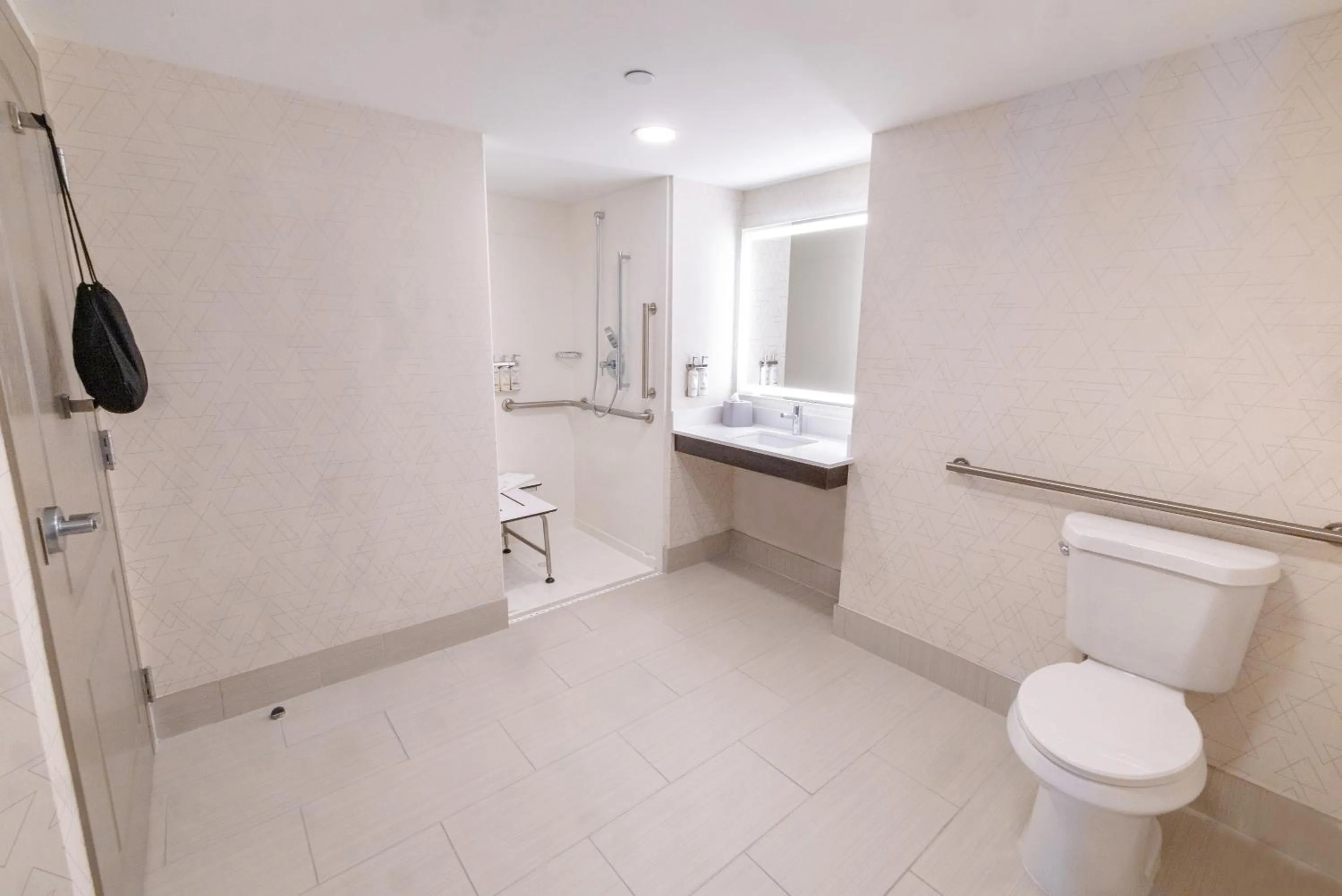 Shower in Holiday Inn Express - Neptune by IHG