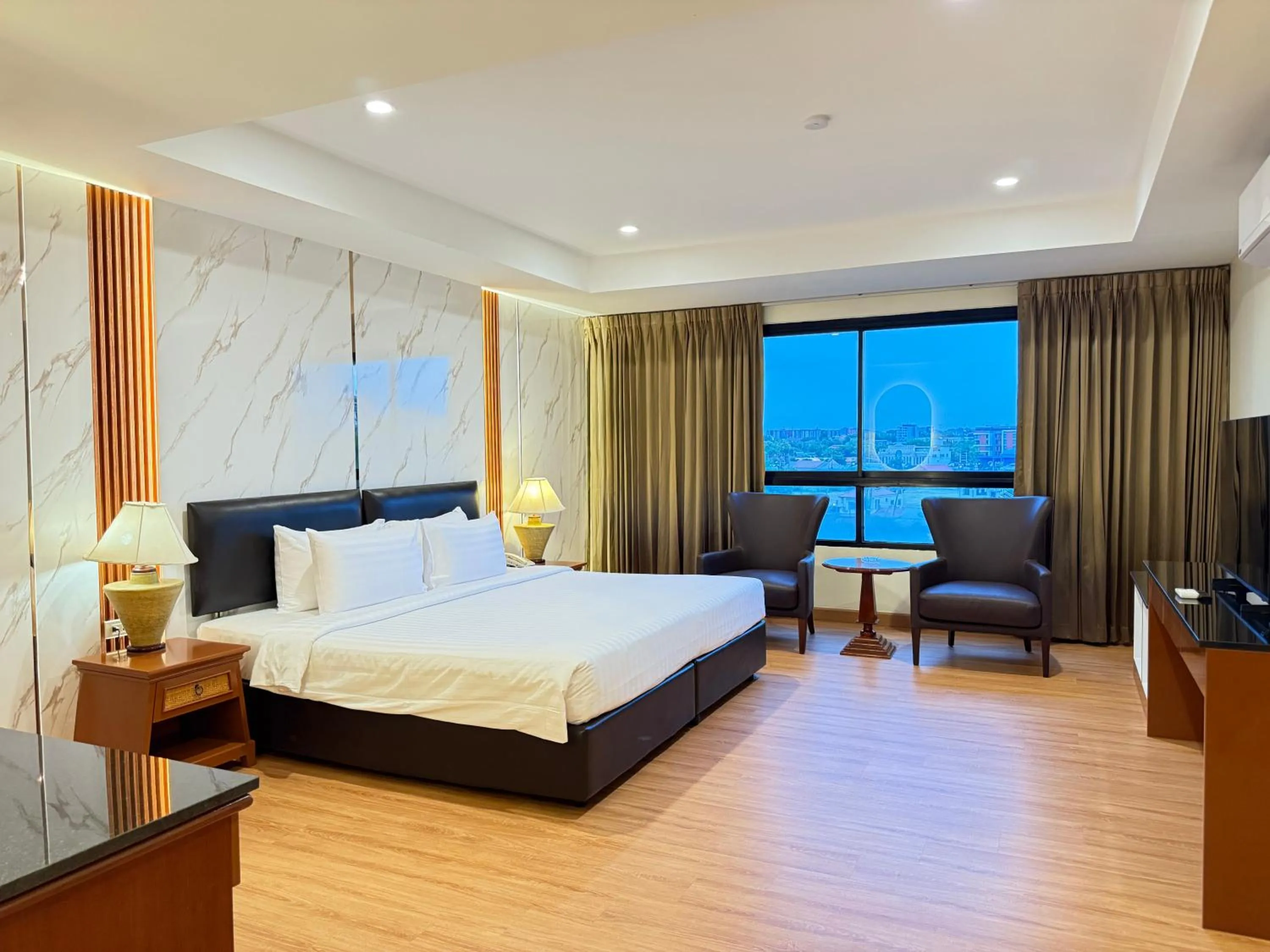 Bedroom, Bed in Nova Park Hotel Pattaya