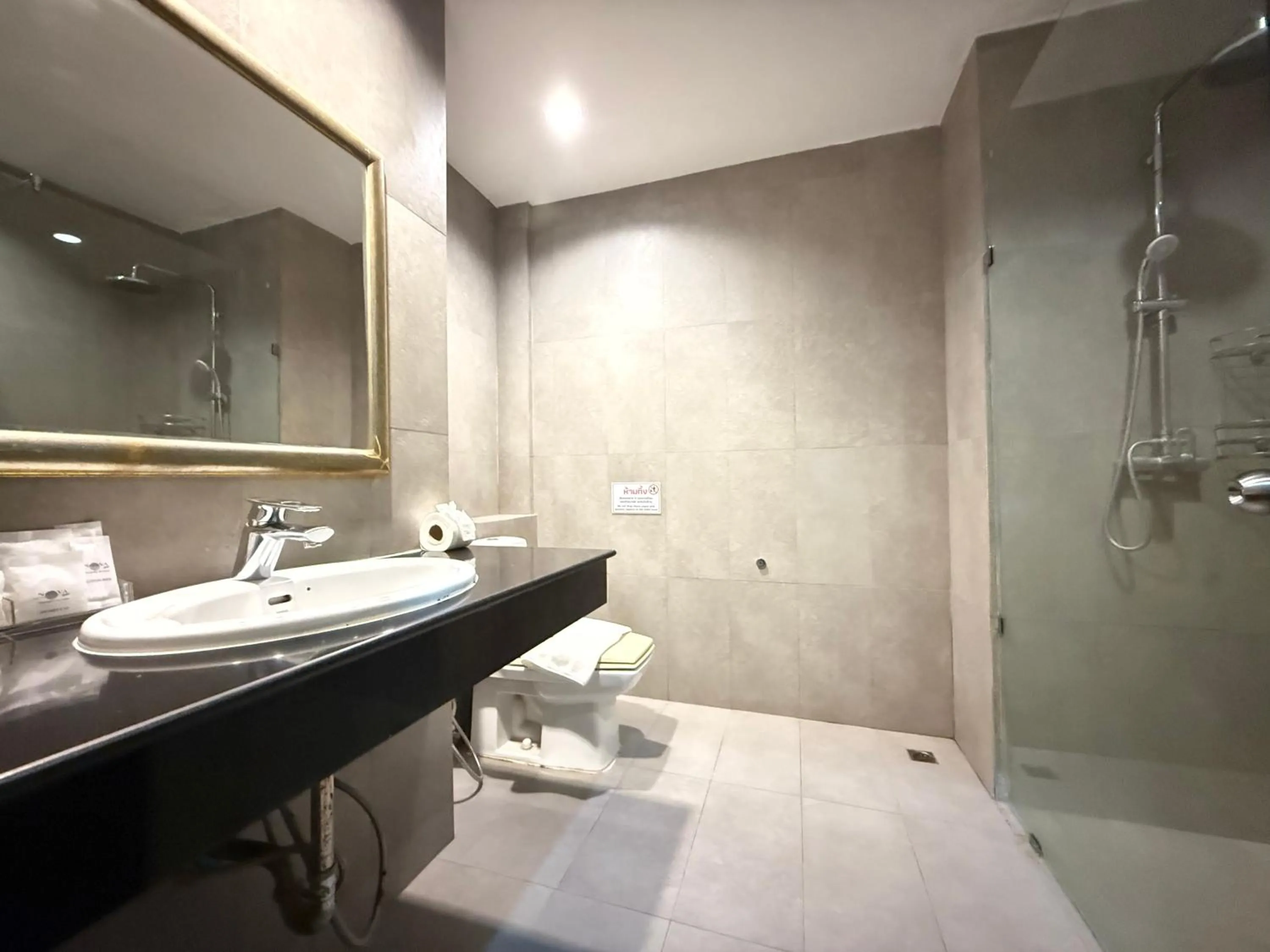 Shower in Nova Park Hotel Pattaya