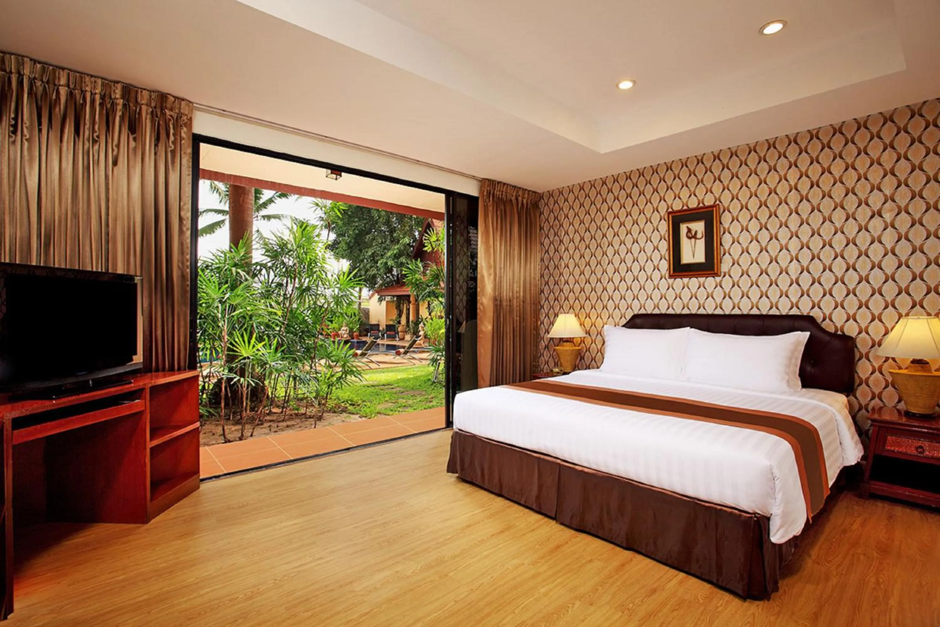 Bedroom, Bed in Nova Park Hotel Pattaya