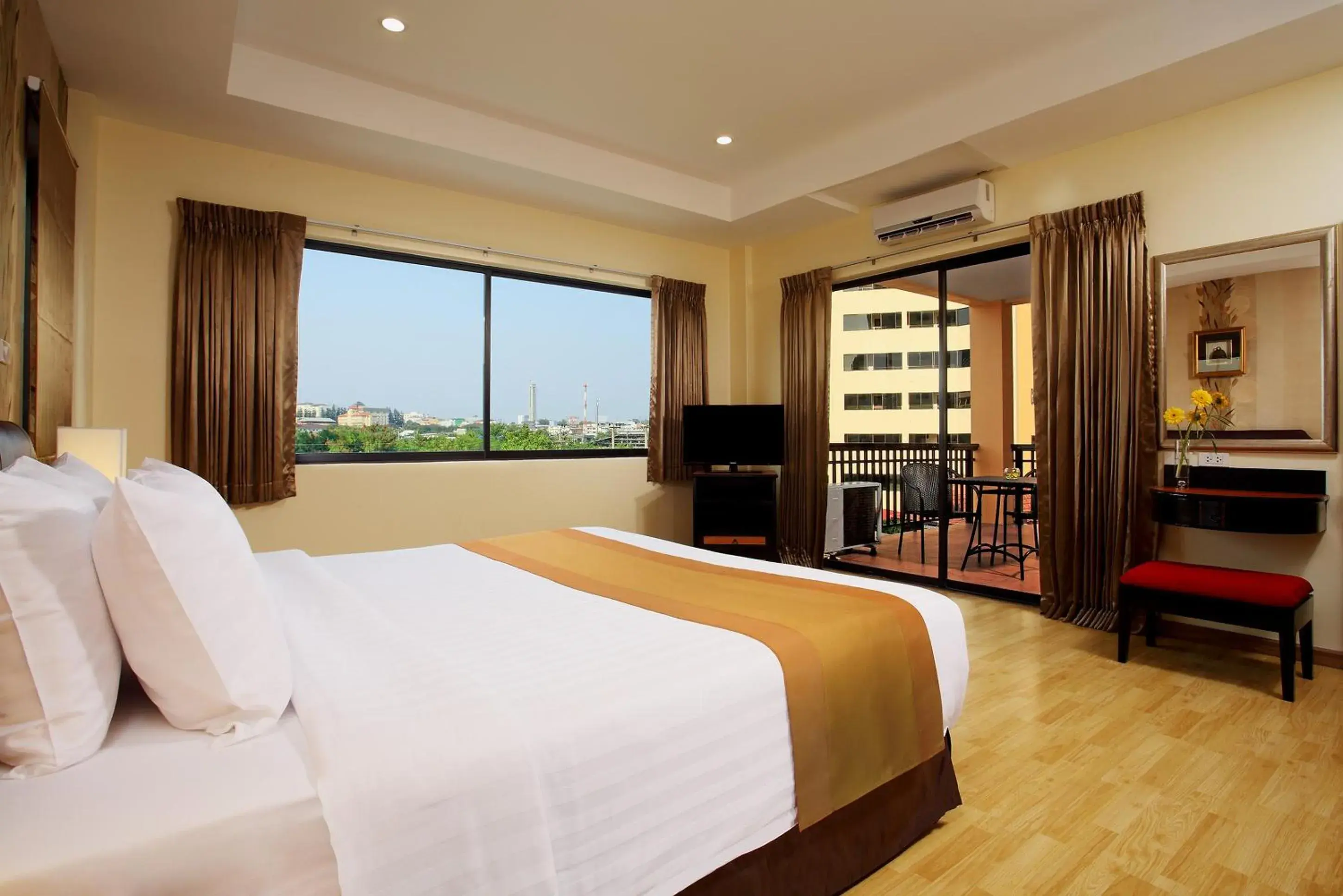 Two-Bedroom Suite in Nova Park Hotel Pattaya Two-Bedroom Suite in Nova Park Hotel Pattaya