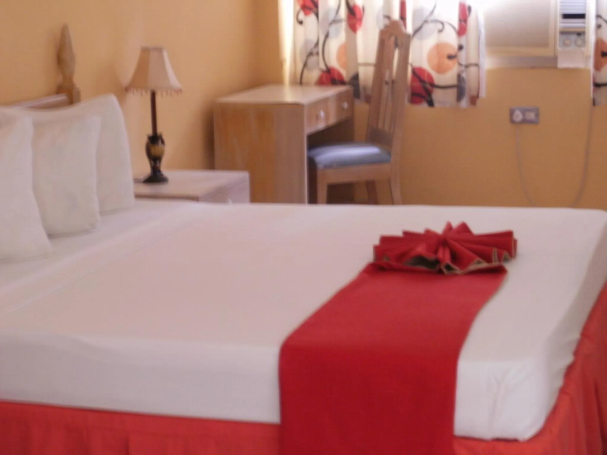 Photo of the whole room, Bed in Pineapple Court Hotel