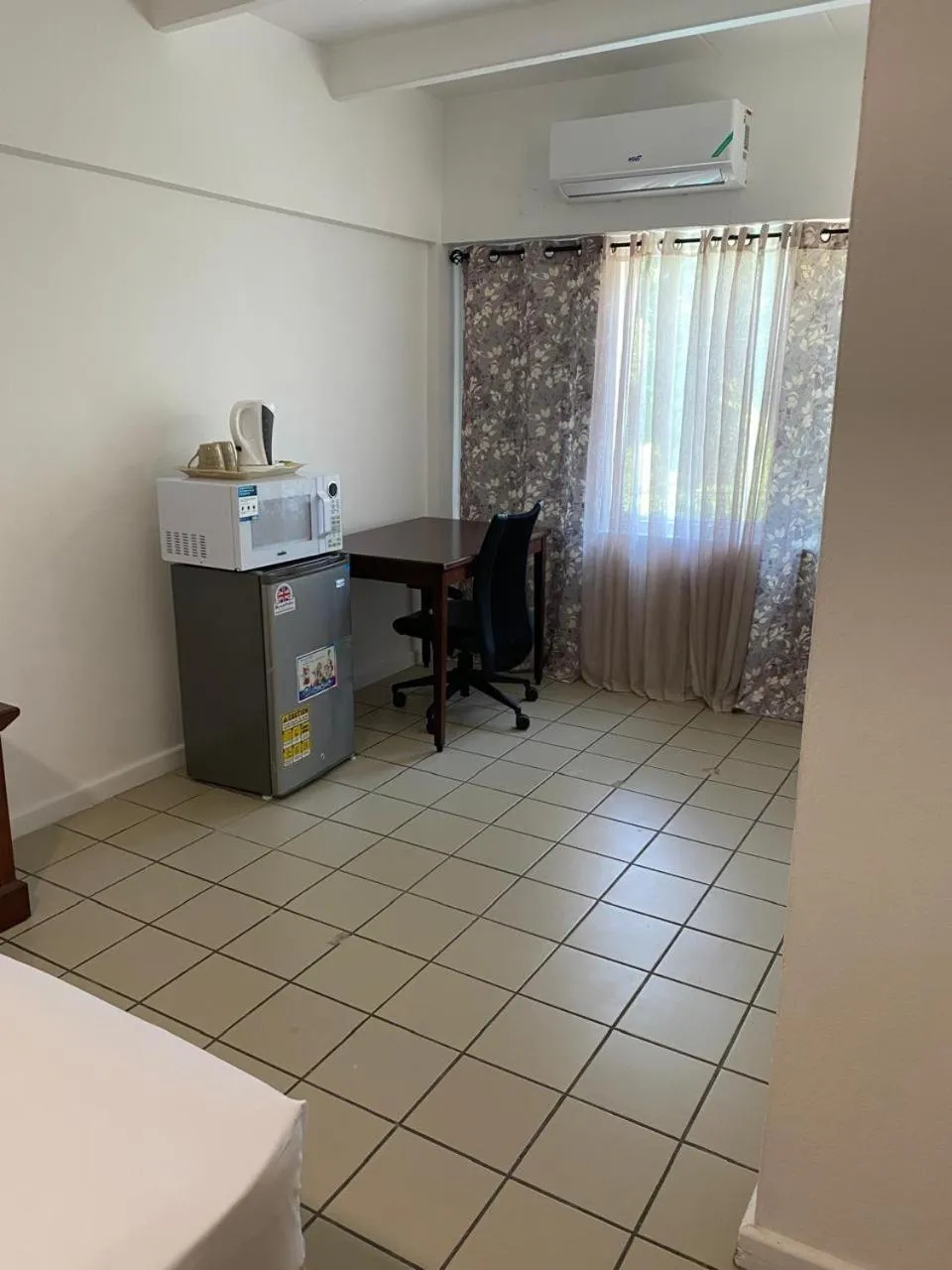 Pineapple Court Hotel